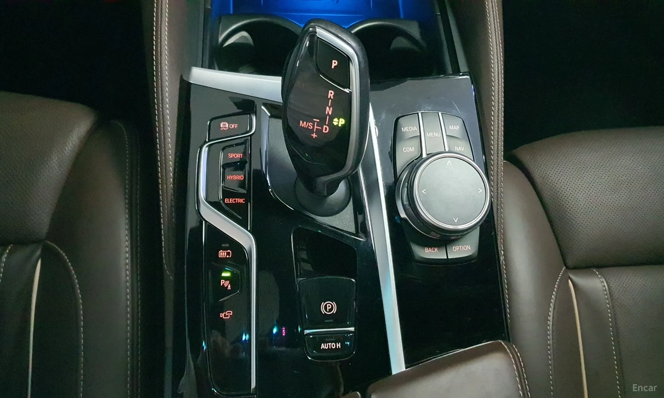 BMW 5 Series (G30) превью 9