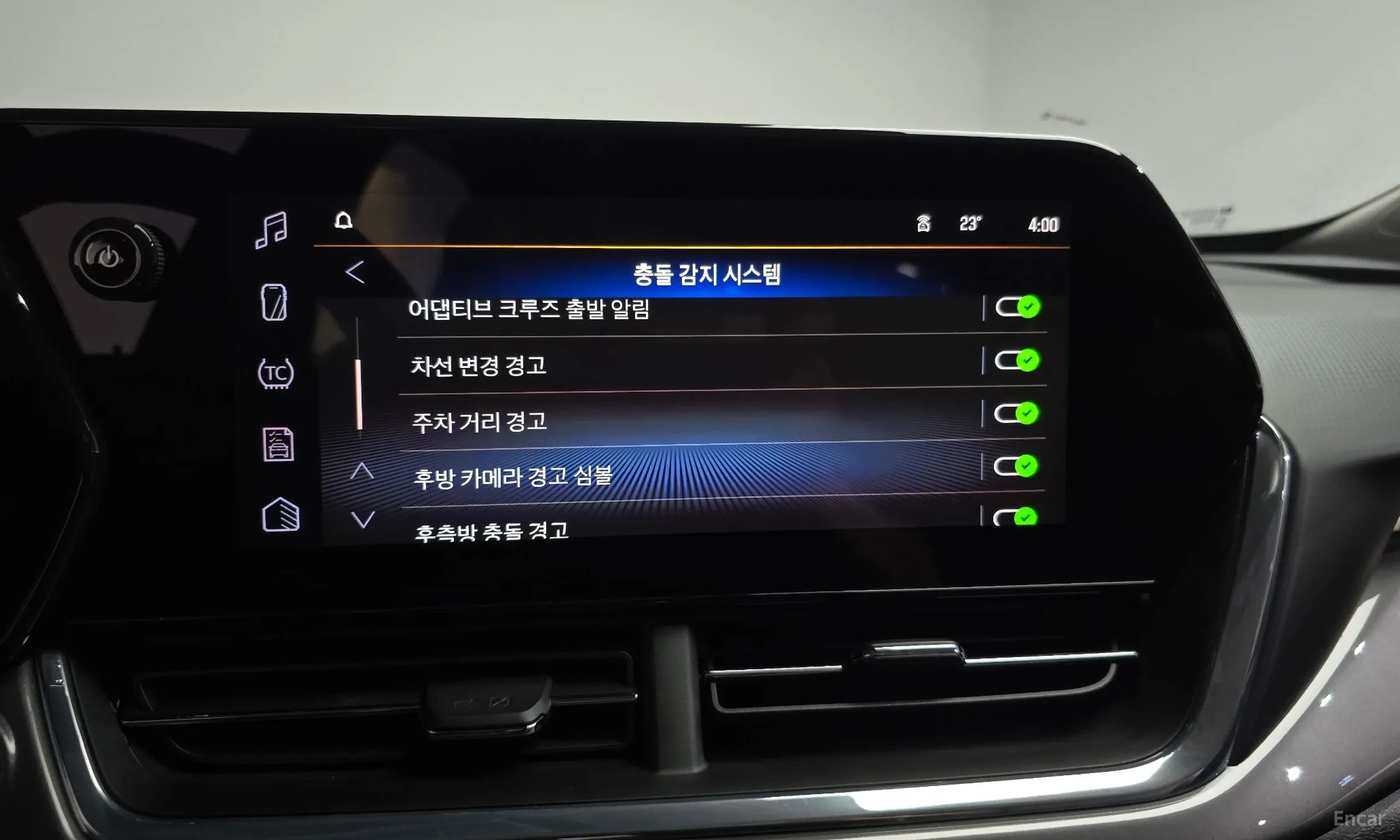 Chevrolet (GM Daewoo) Trax Crossover превью 18