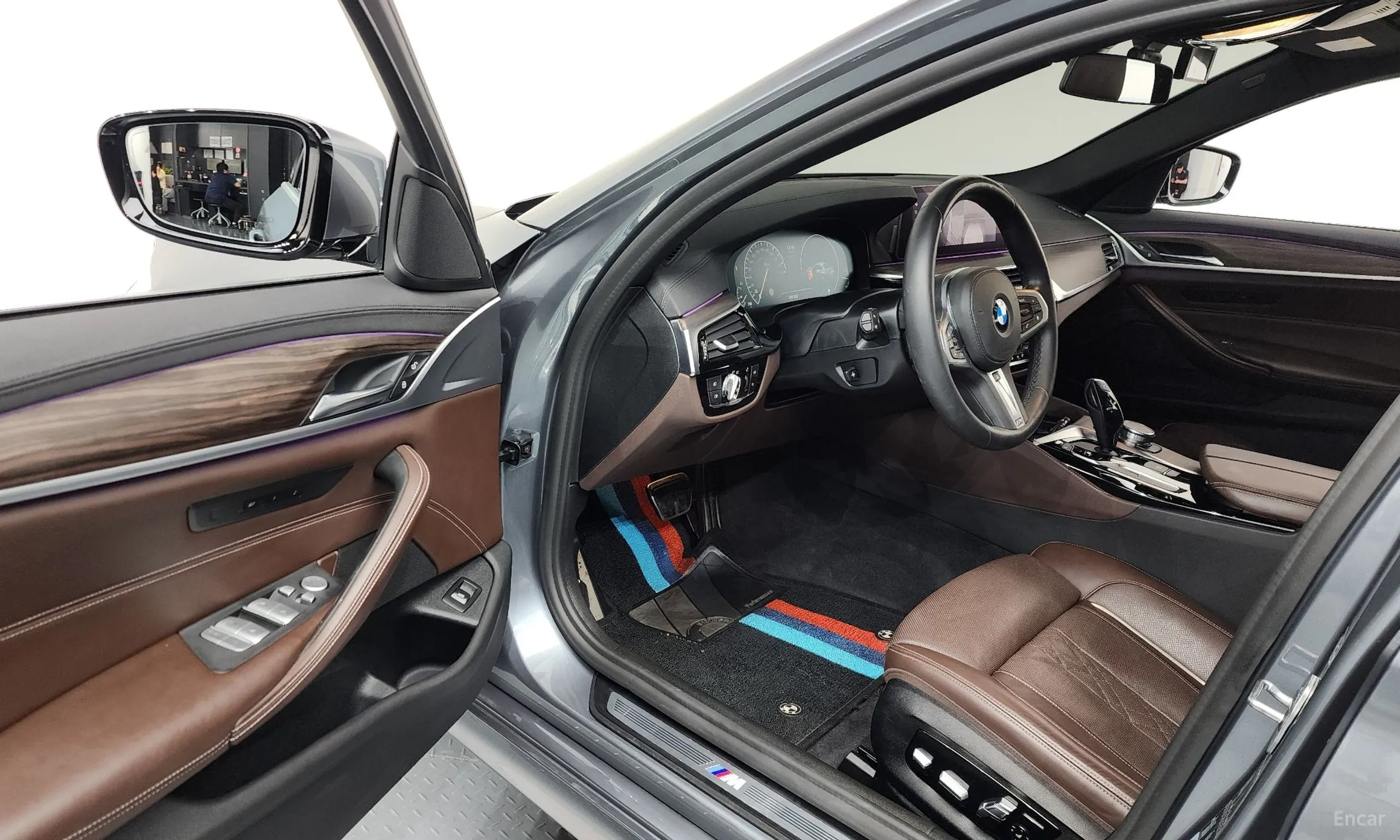 BMW 5 Series (G30) превью 10