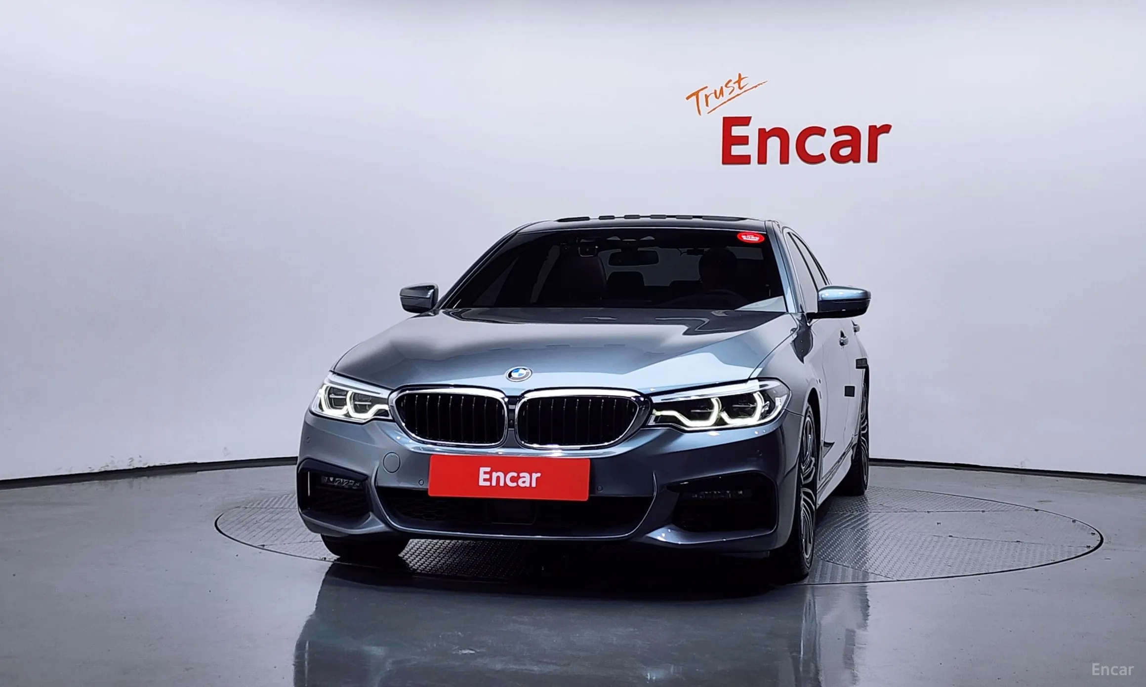 BMW 5 Series (G30) превью 3