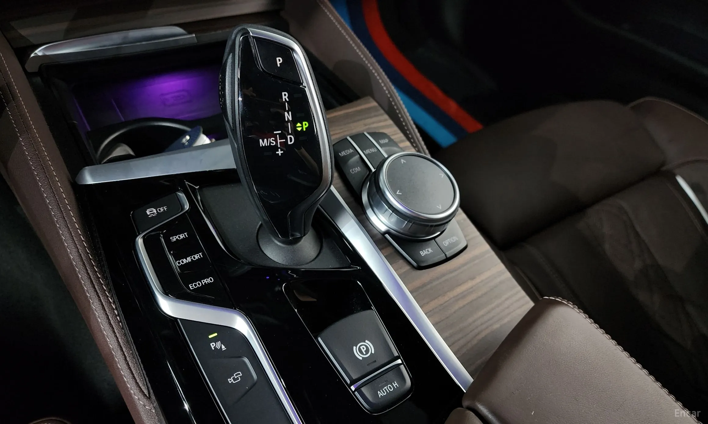 BMW 5 Series (G30) превью 9