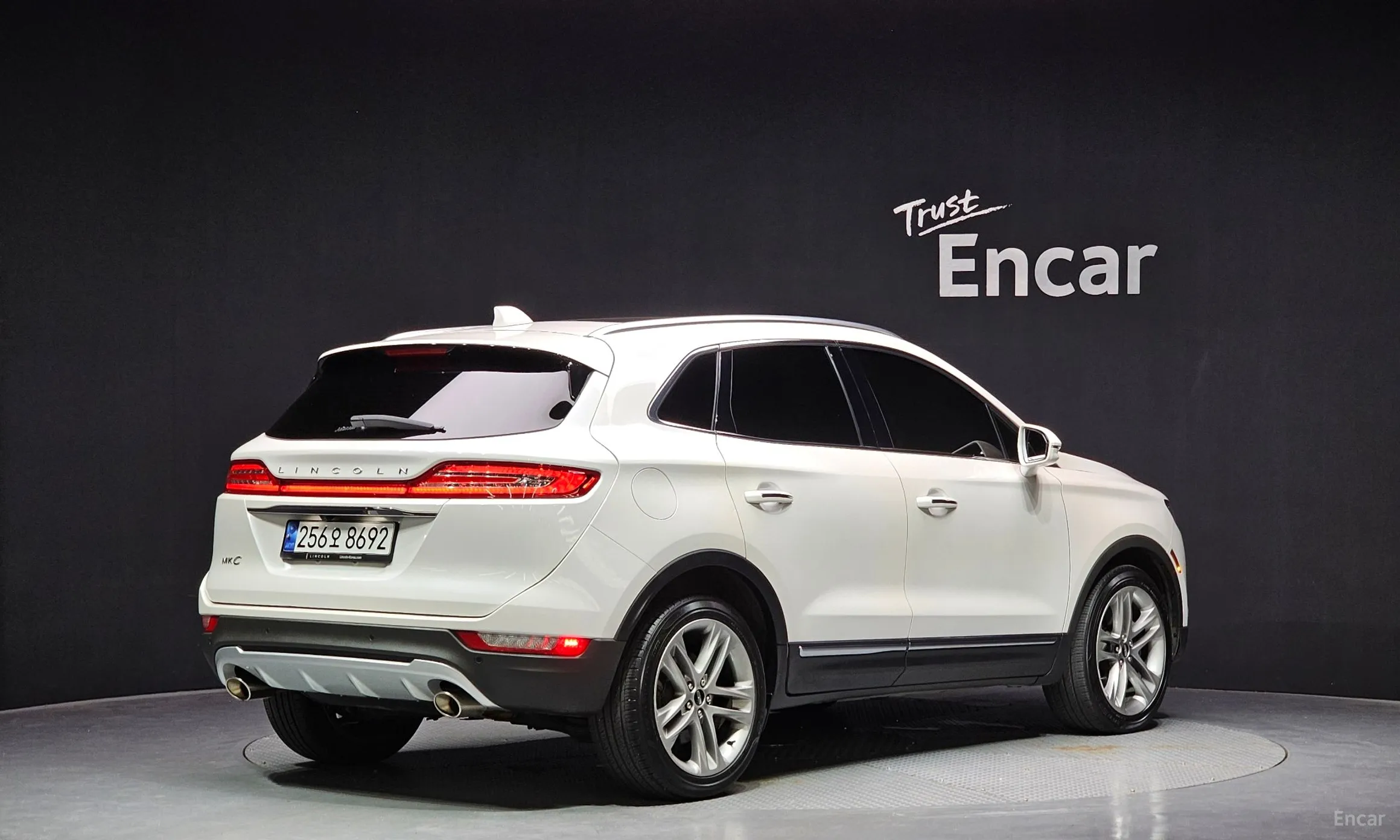 Lincoln MKC превью 2