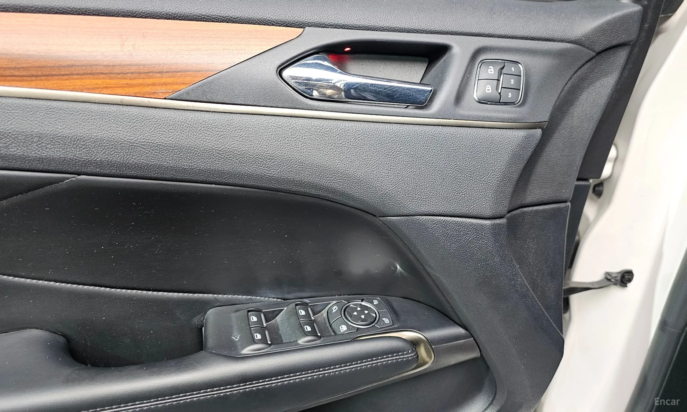 Lincoln MKC превью 19