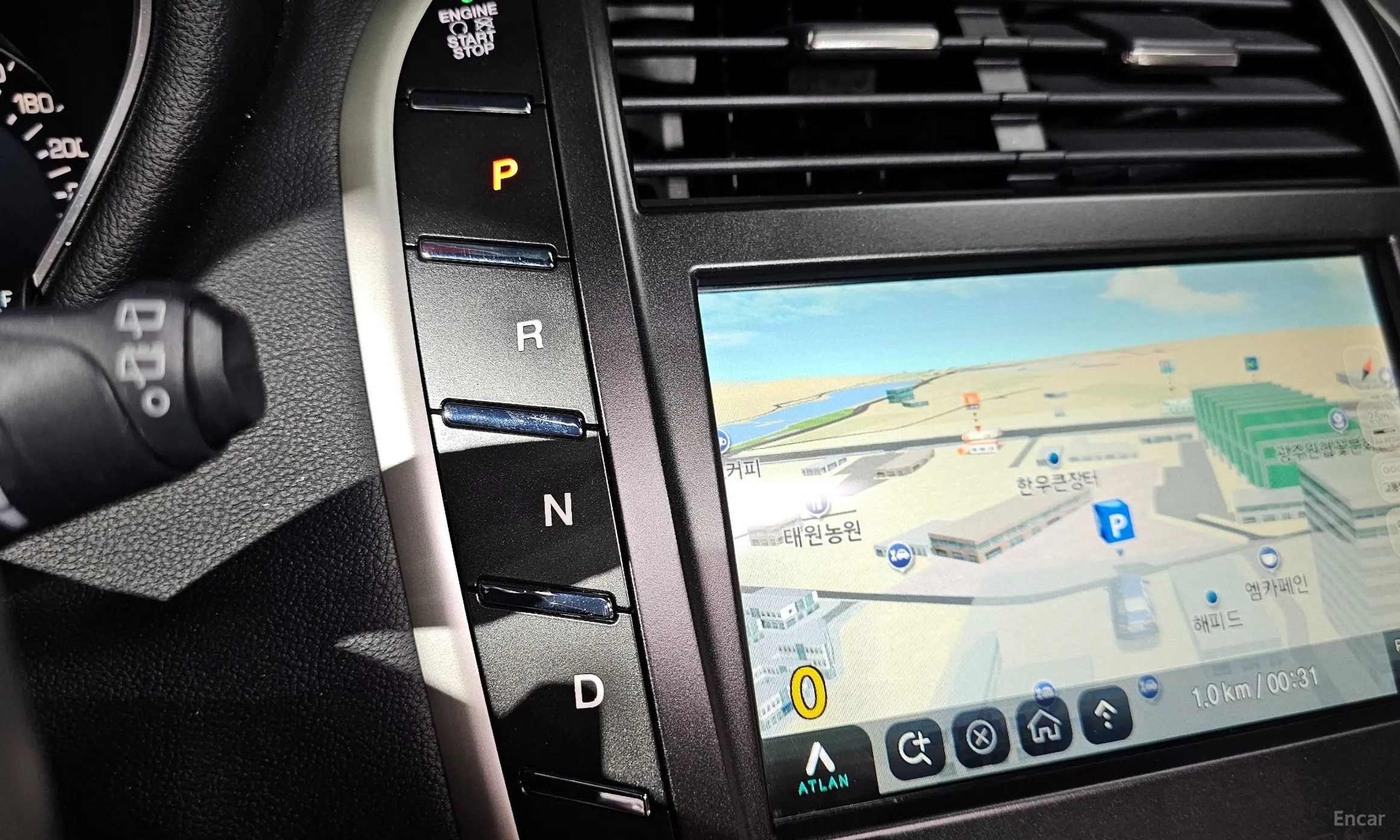 Lincoln MKC превью 9