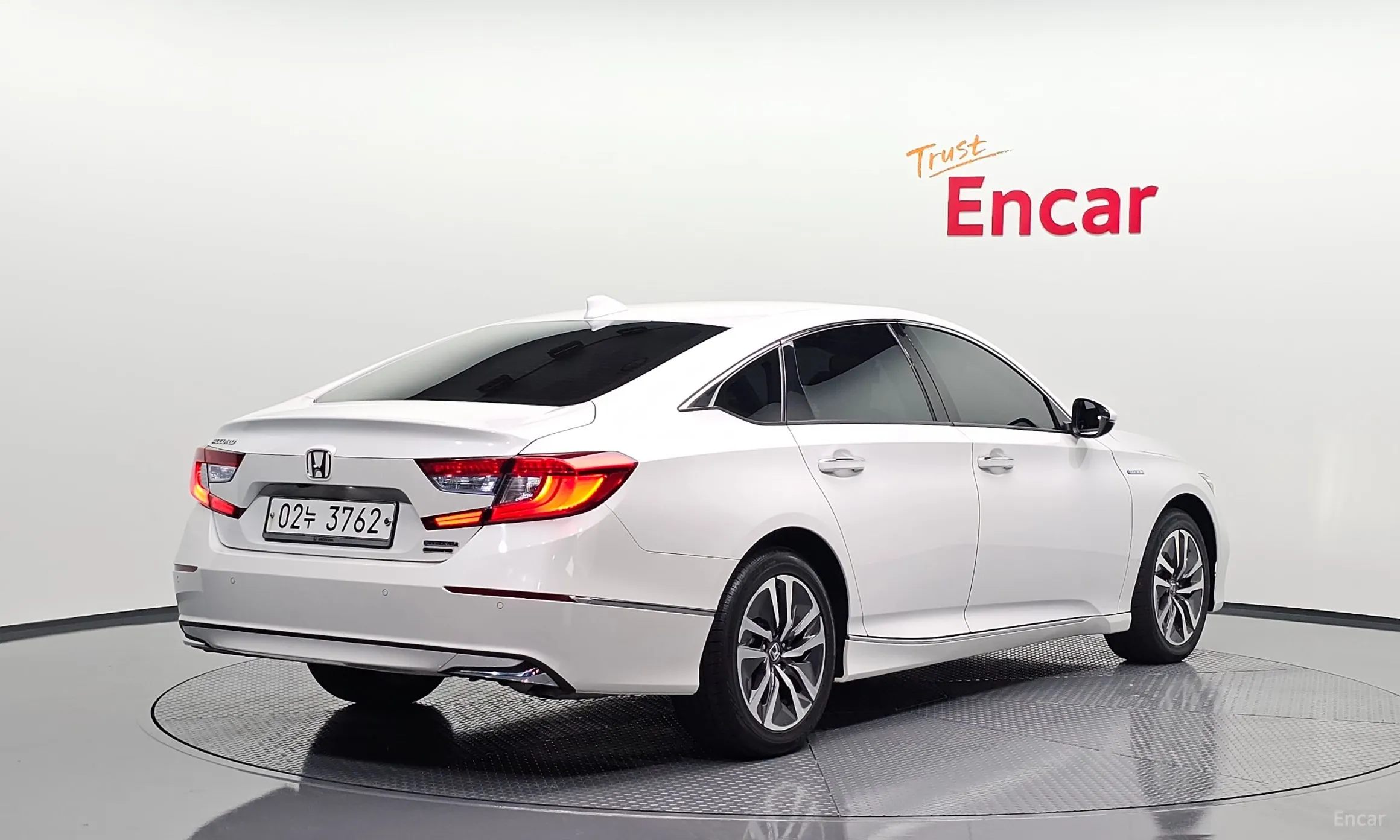 Honda Accord 10th Generation превью 2