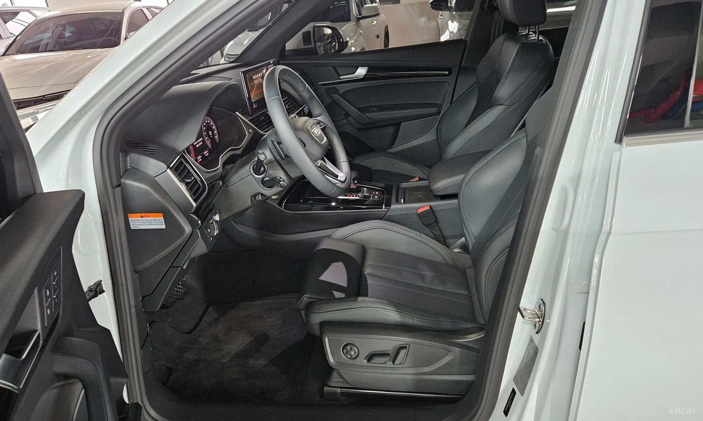 Audi Q5 (FY) превью 12