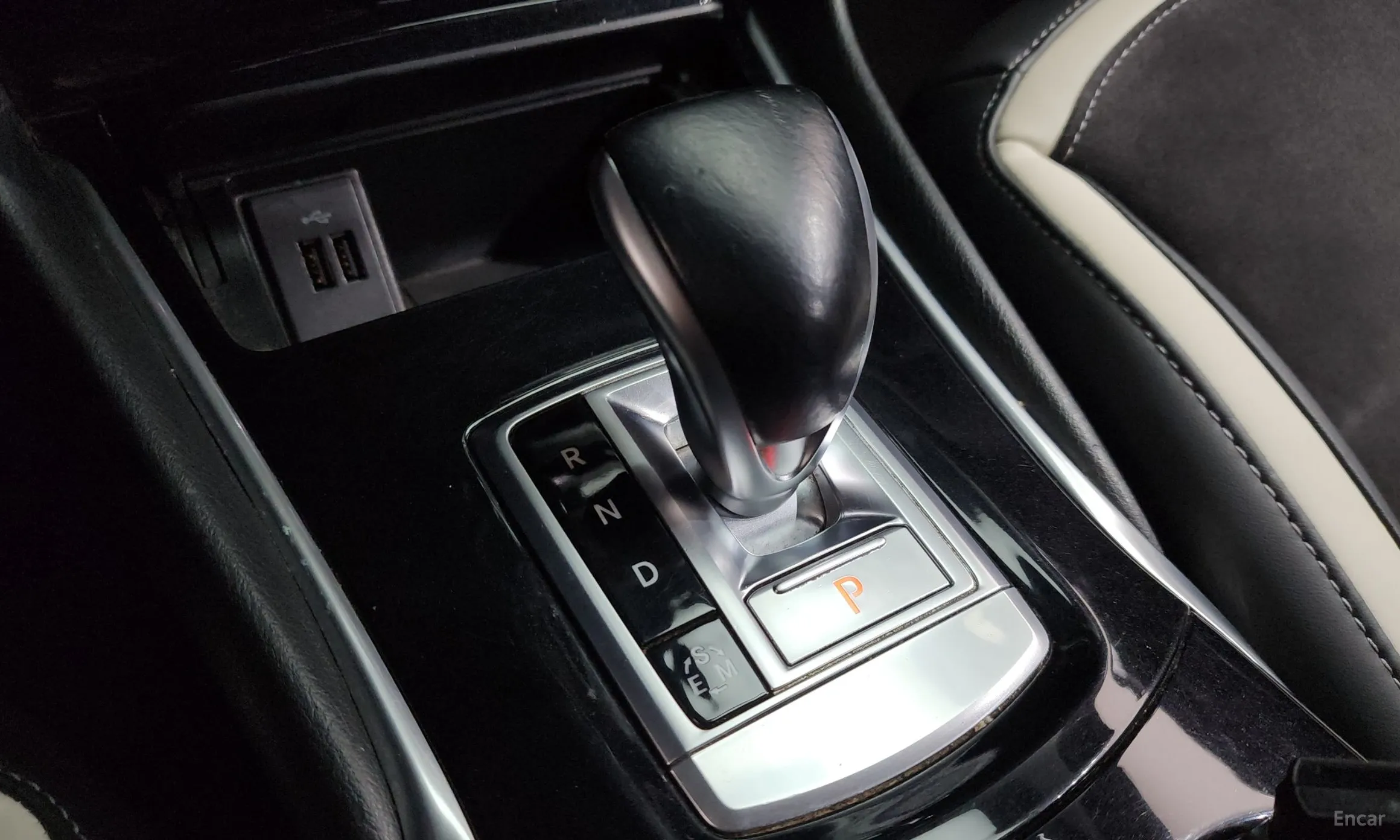 Infiniti Q30 превью 9