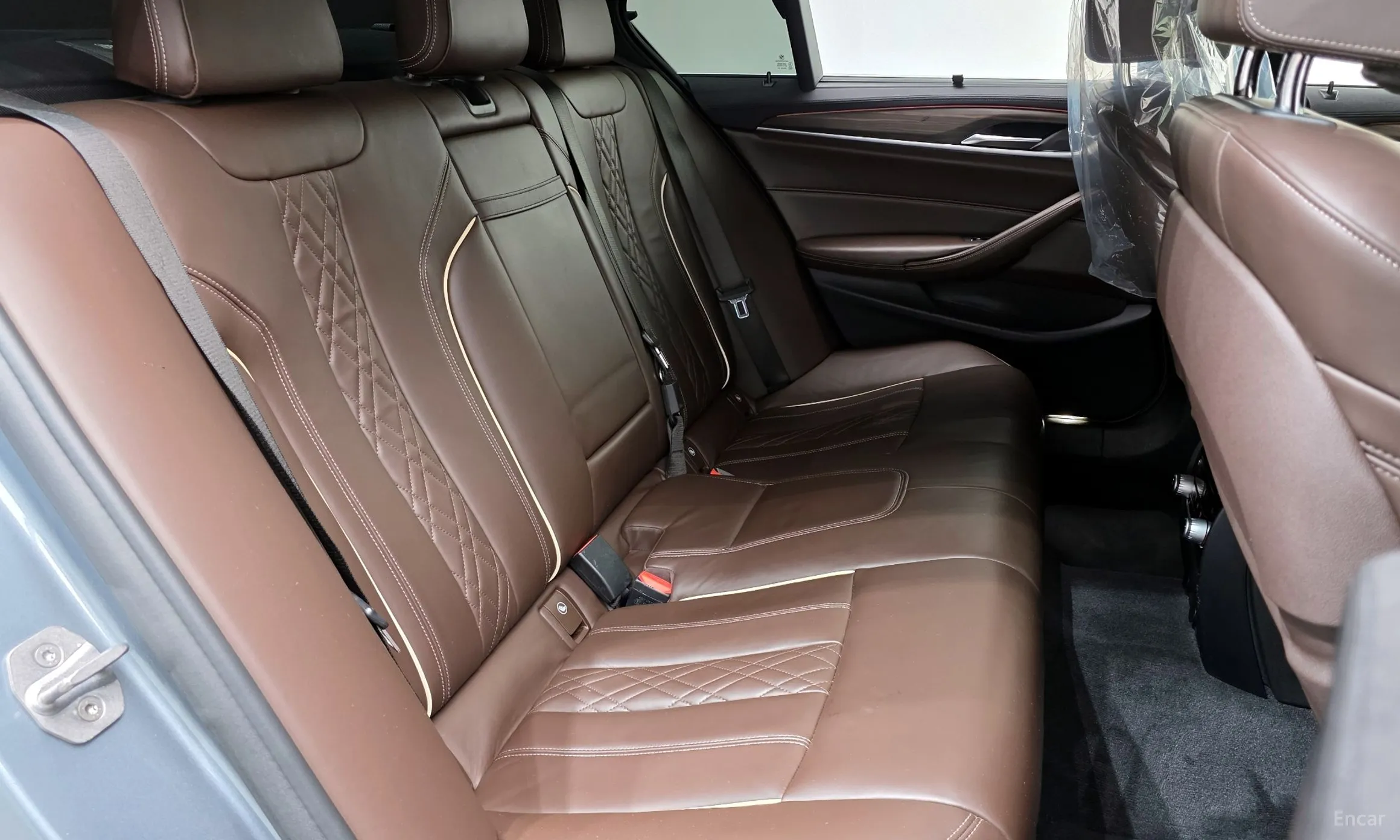 BMW 5 Series (G30) превью 11