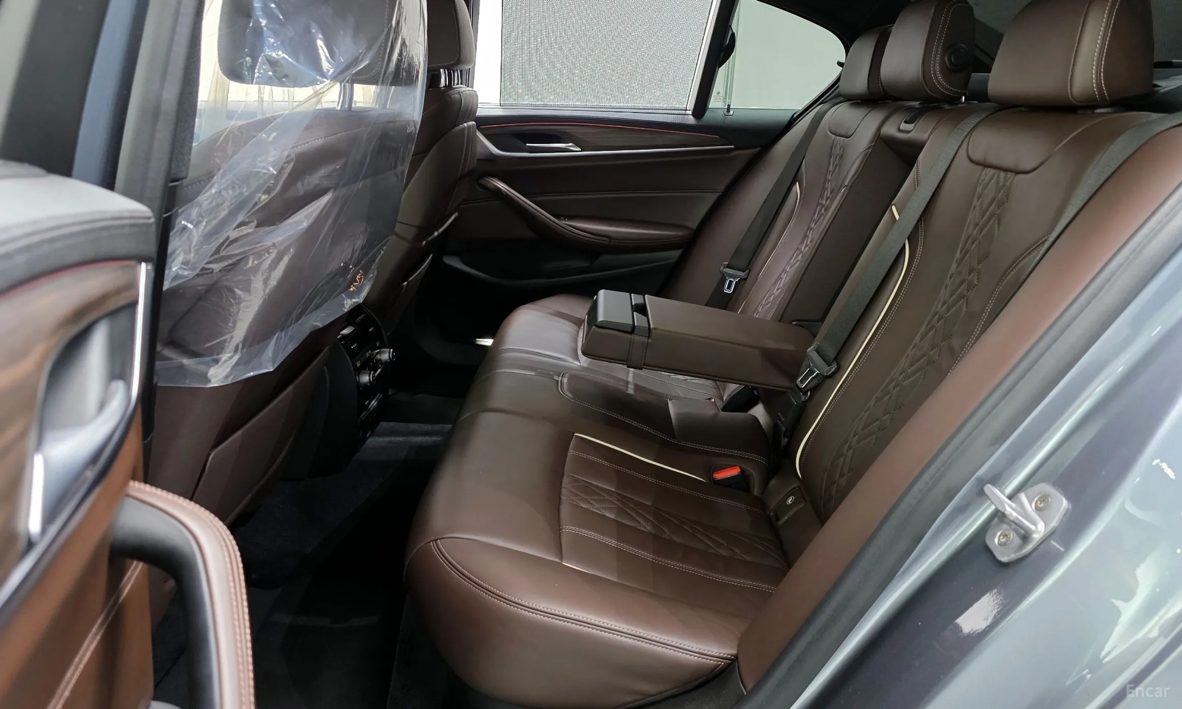 BMW 5 Series (G30) превью 12