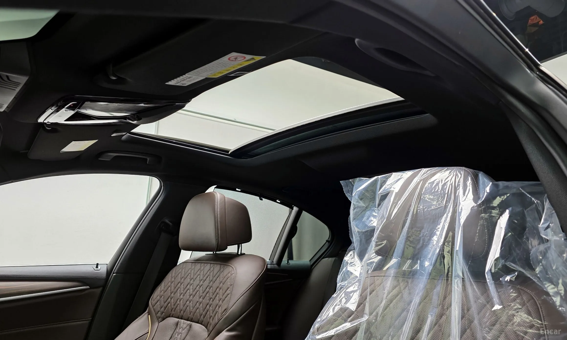 BMW 5 Series (G30) превью 18