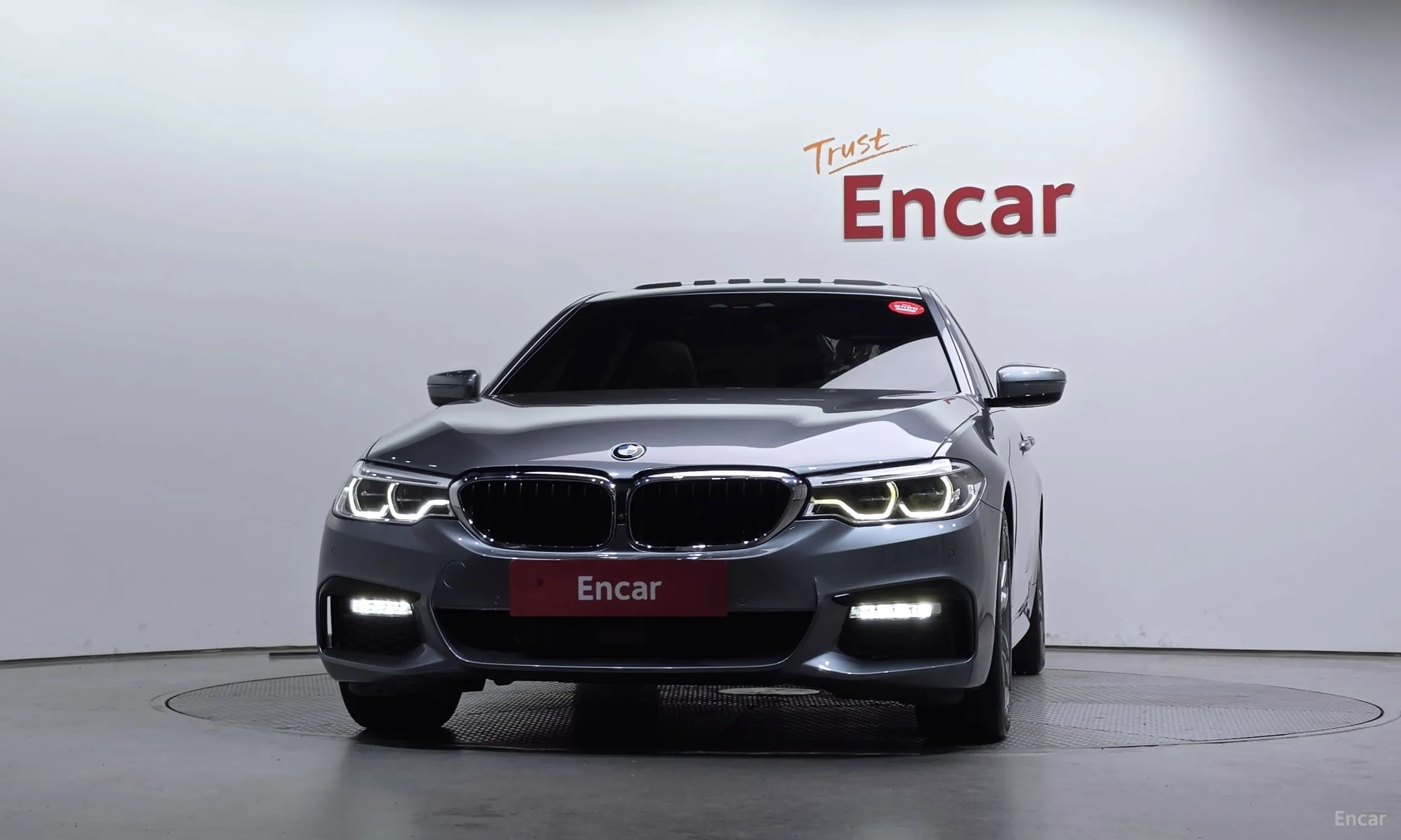 BMW 5 Series (G30) превью 3