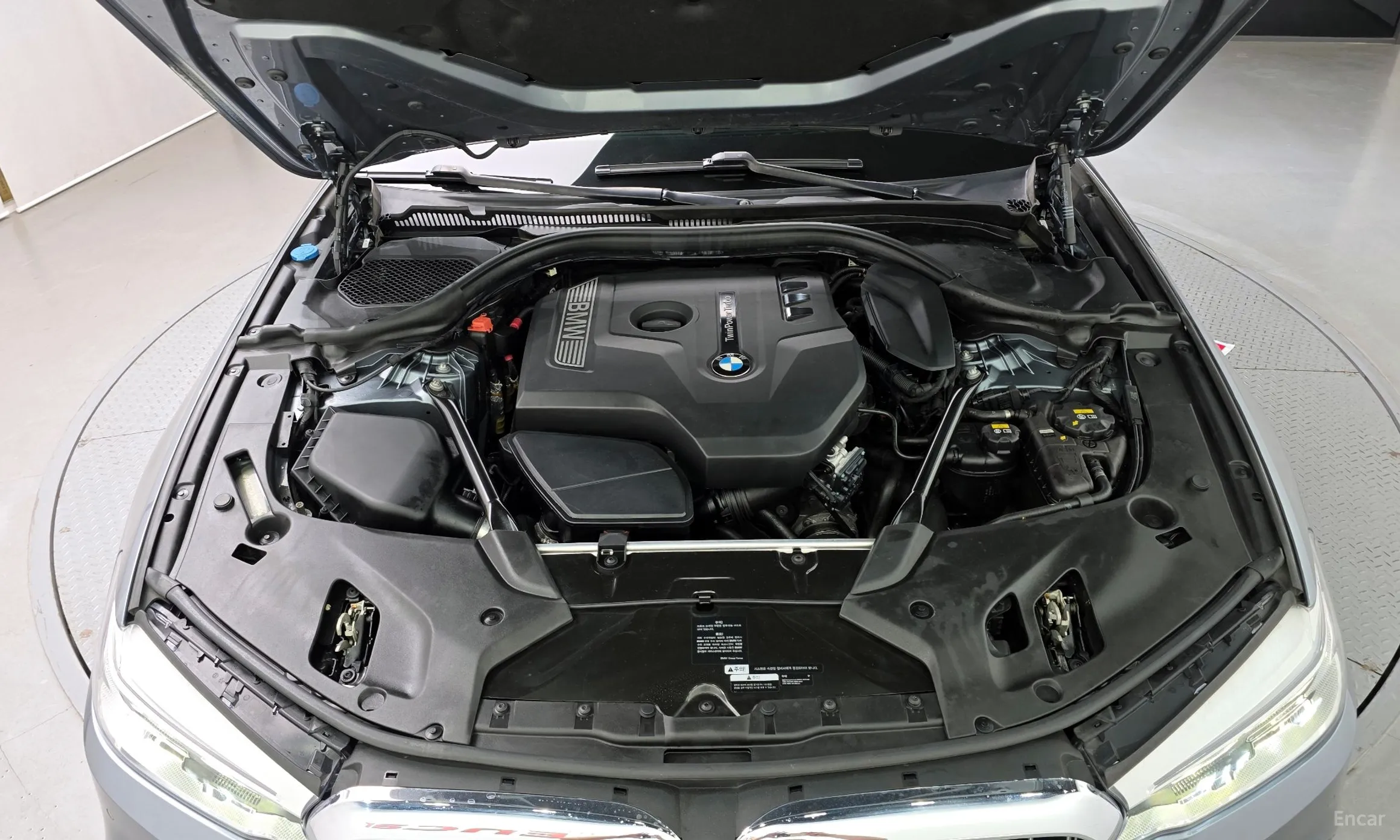 BMW 5 Series (G30) превью 6