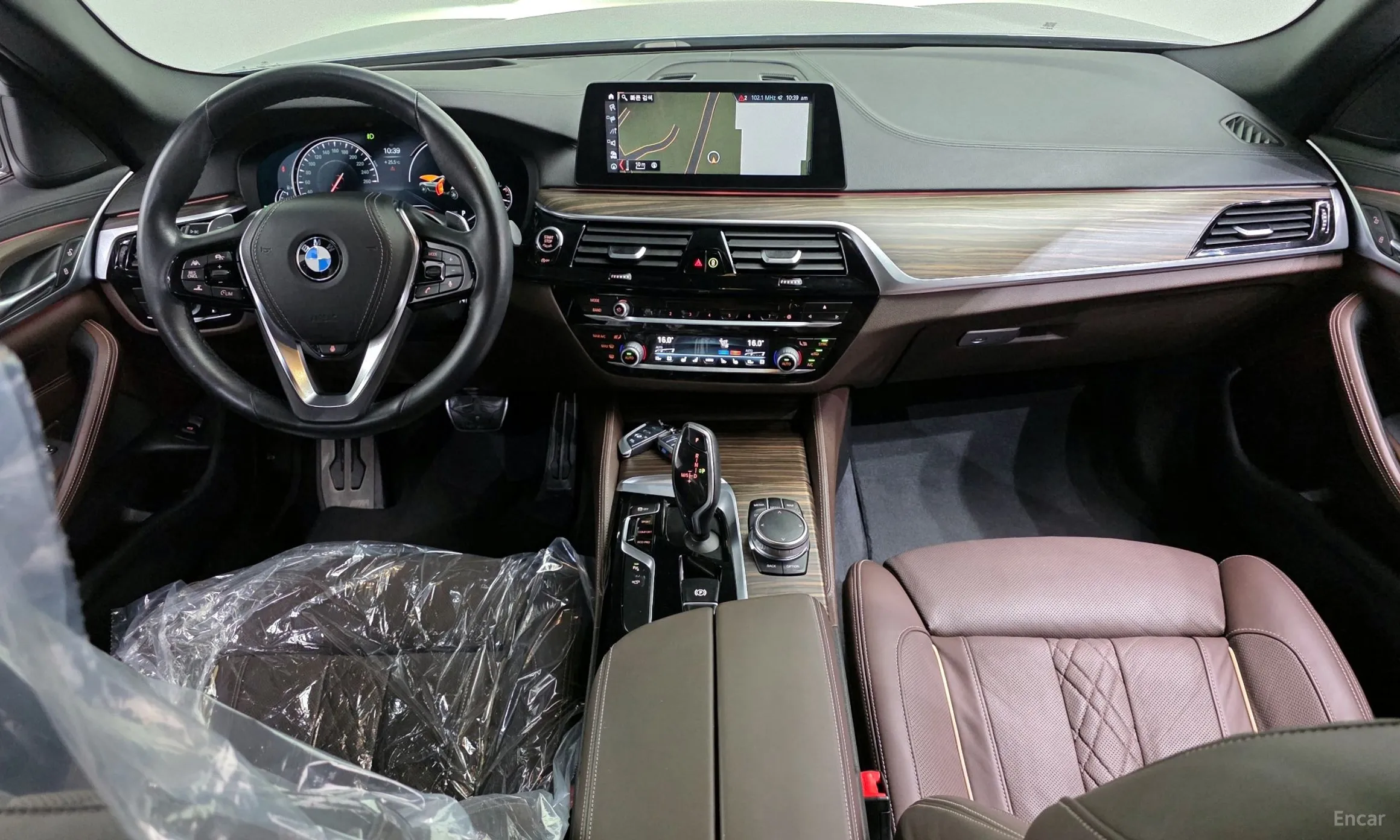 BMW 5 Series (G30) превью 7