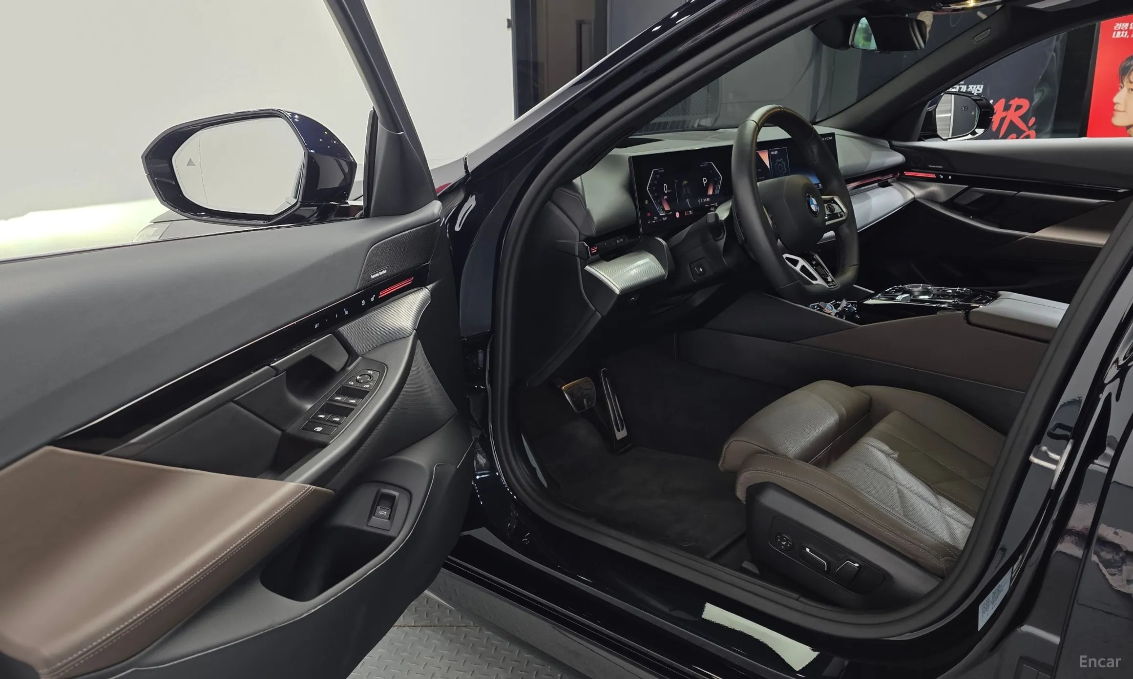 BMW 5 Series (G60) превью 10