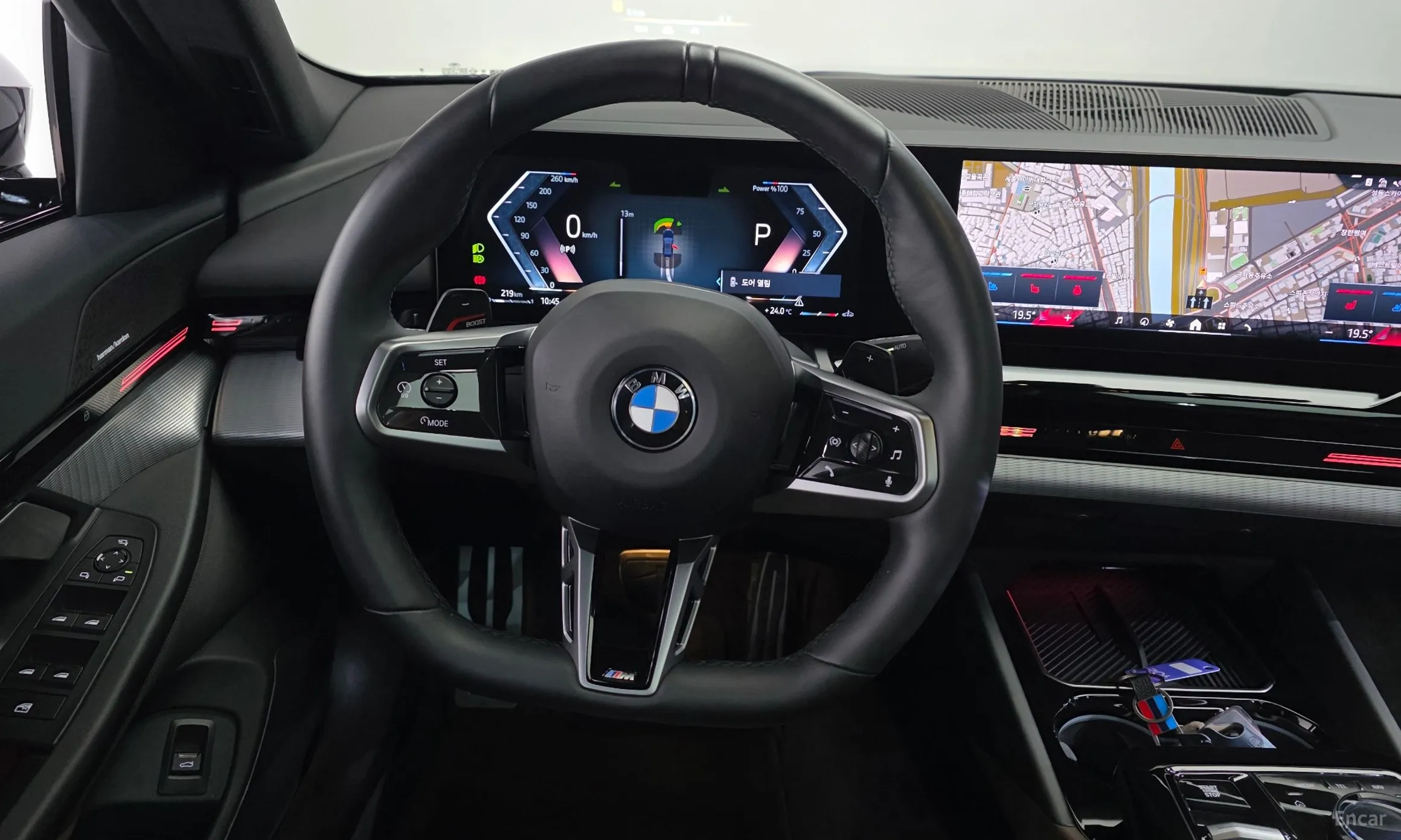 BMW 5 Series (G60) превью 13