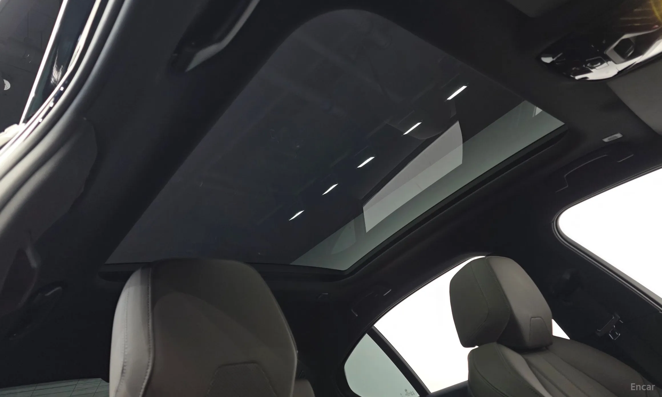 BMW 5 Series (G60) превью 19