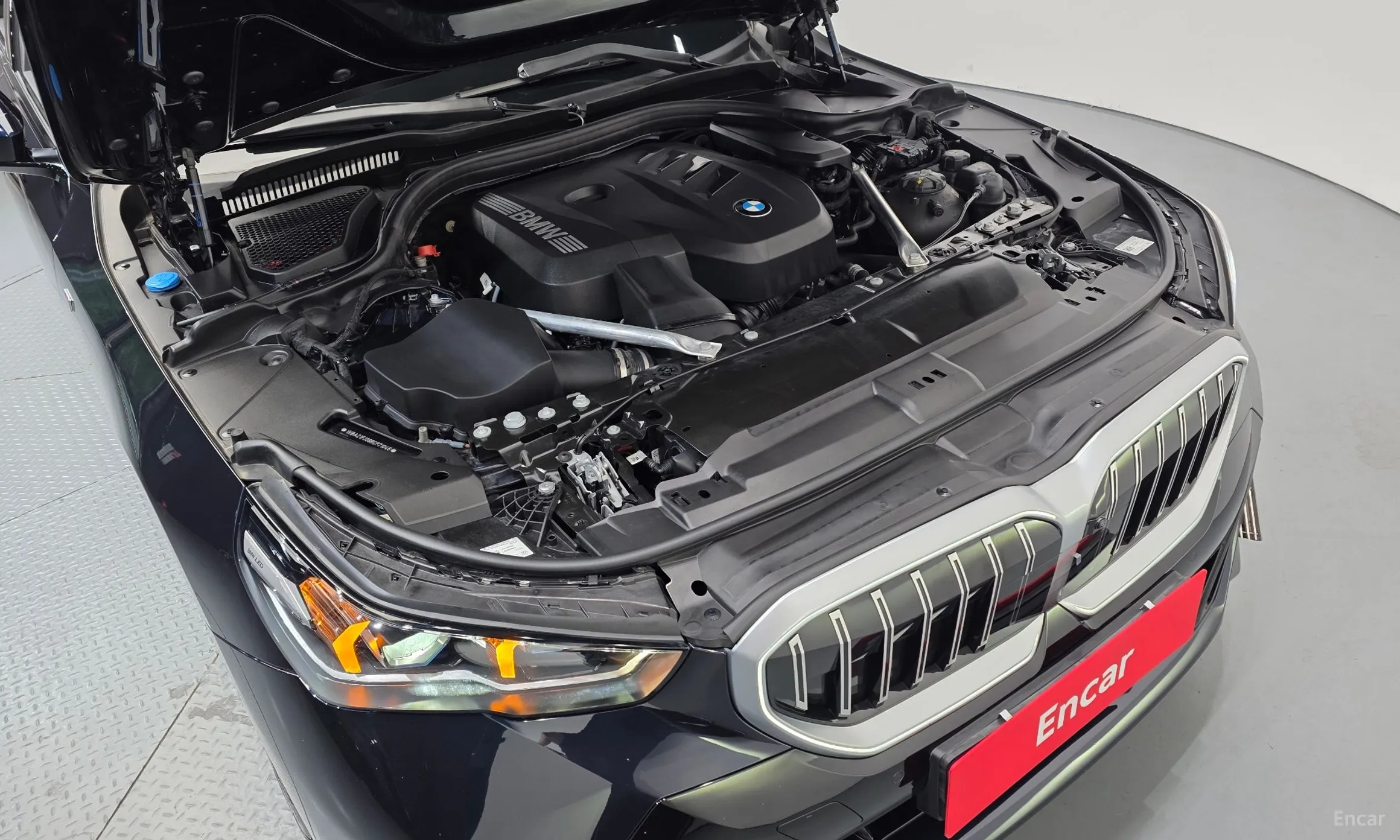 BMW 5 Series (G60) превью 6