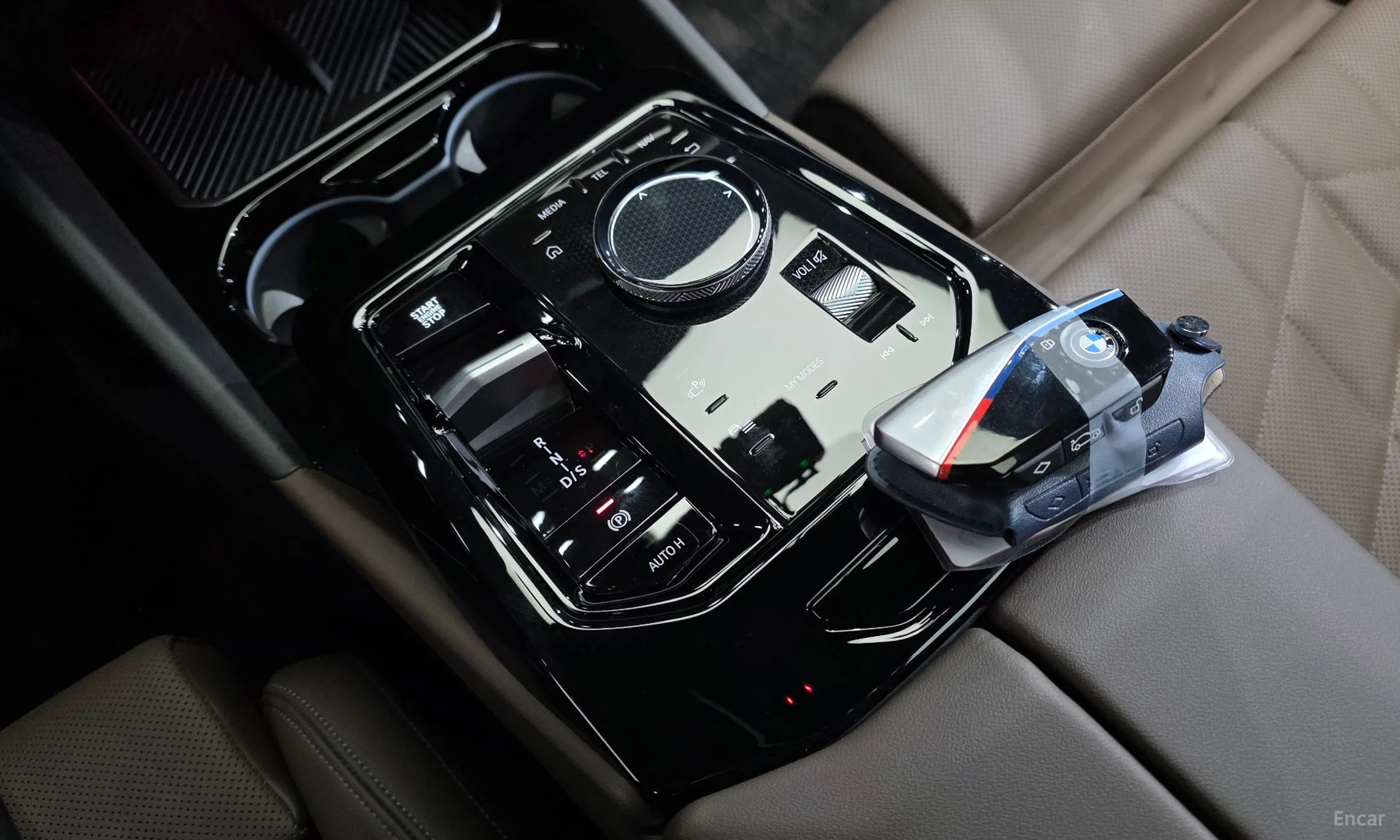 BMW 5 Series (G60) превью 9