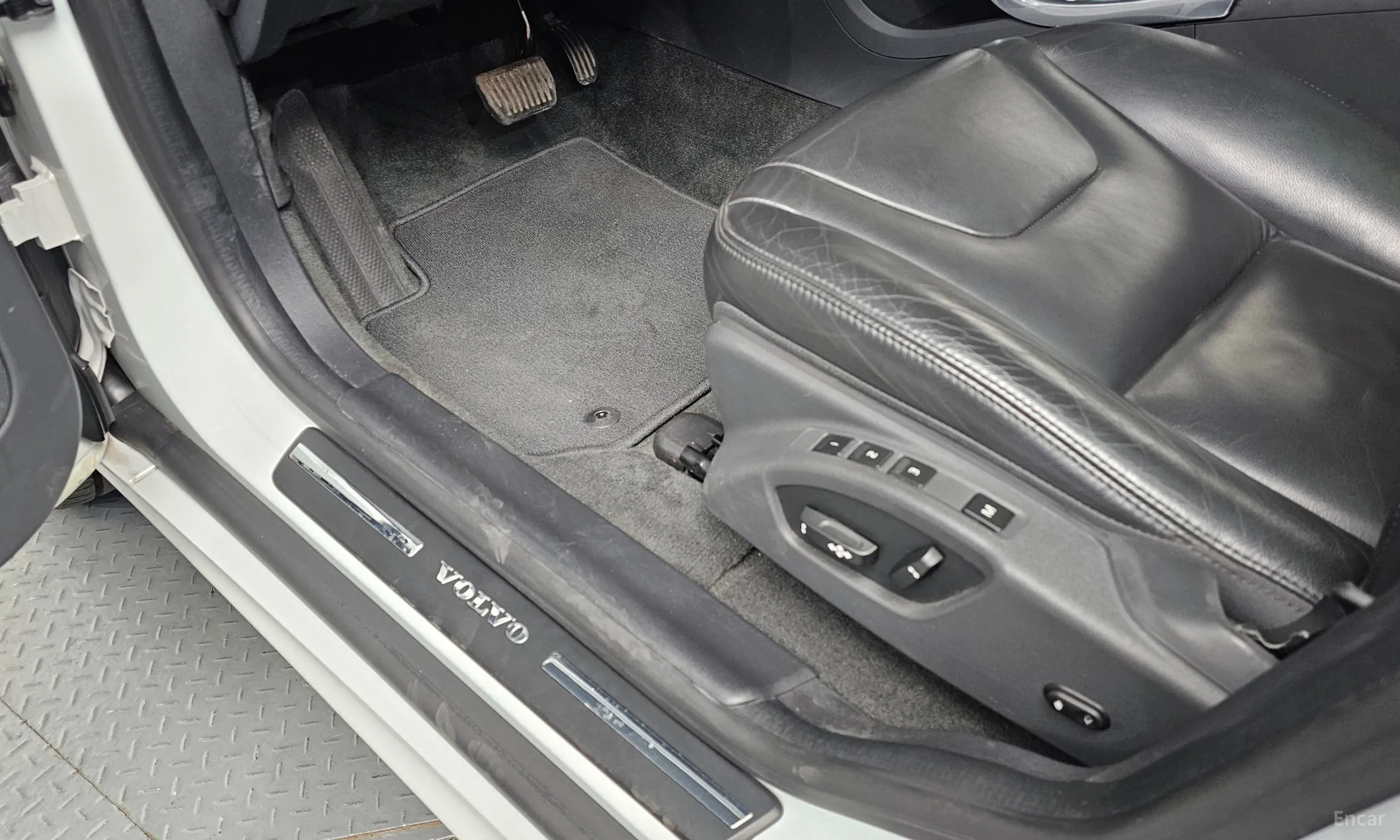 Volvo XC60 превью 13