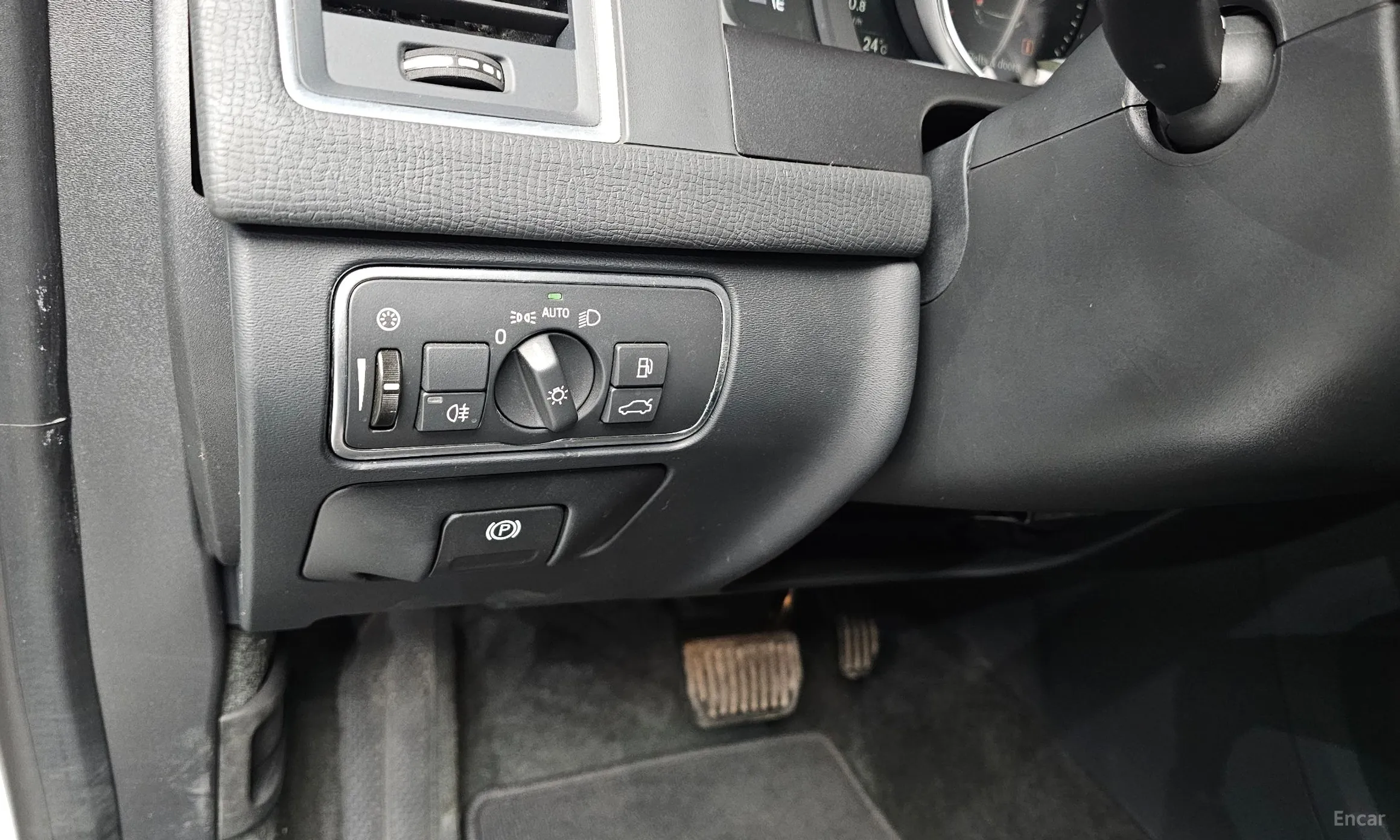 Volvo XC60 превью 16