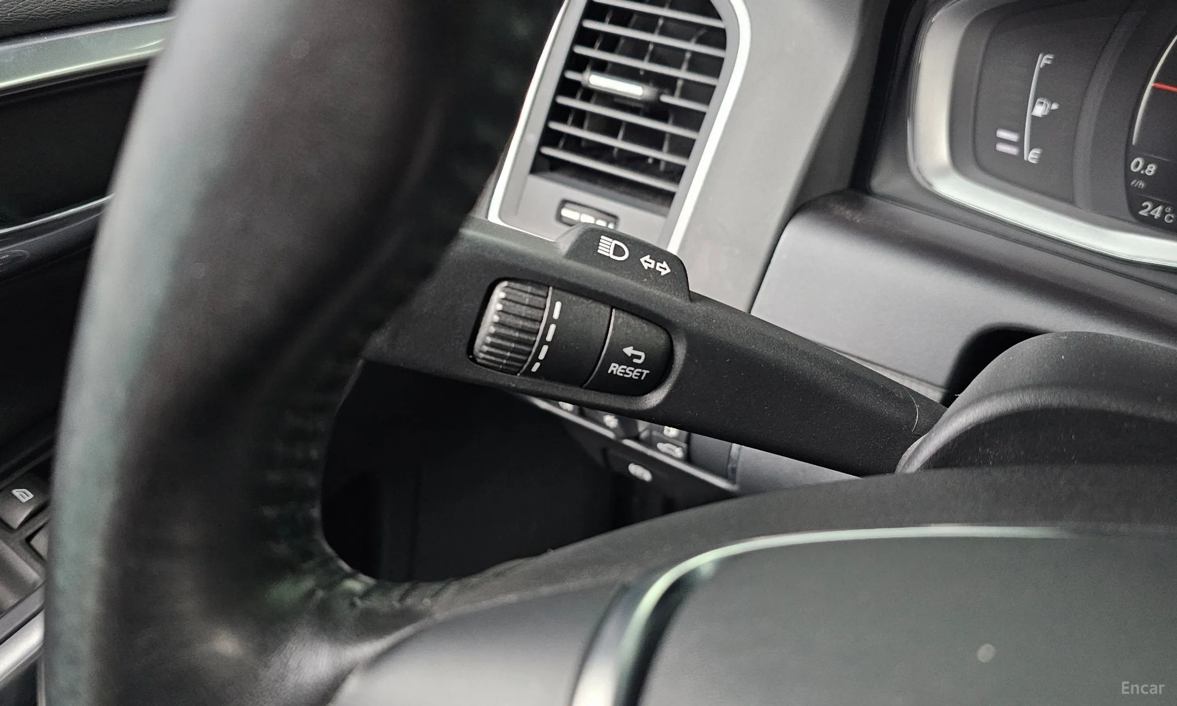 Volvo XC60 превью 19