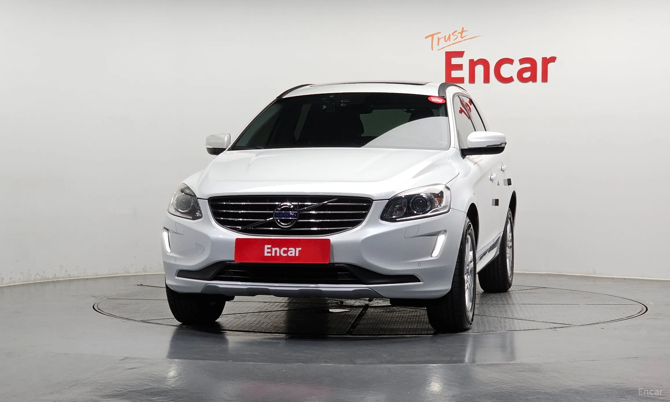 Volvo XC60 превью 3