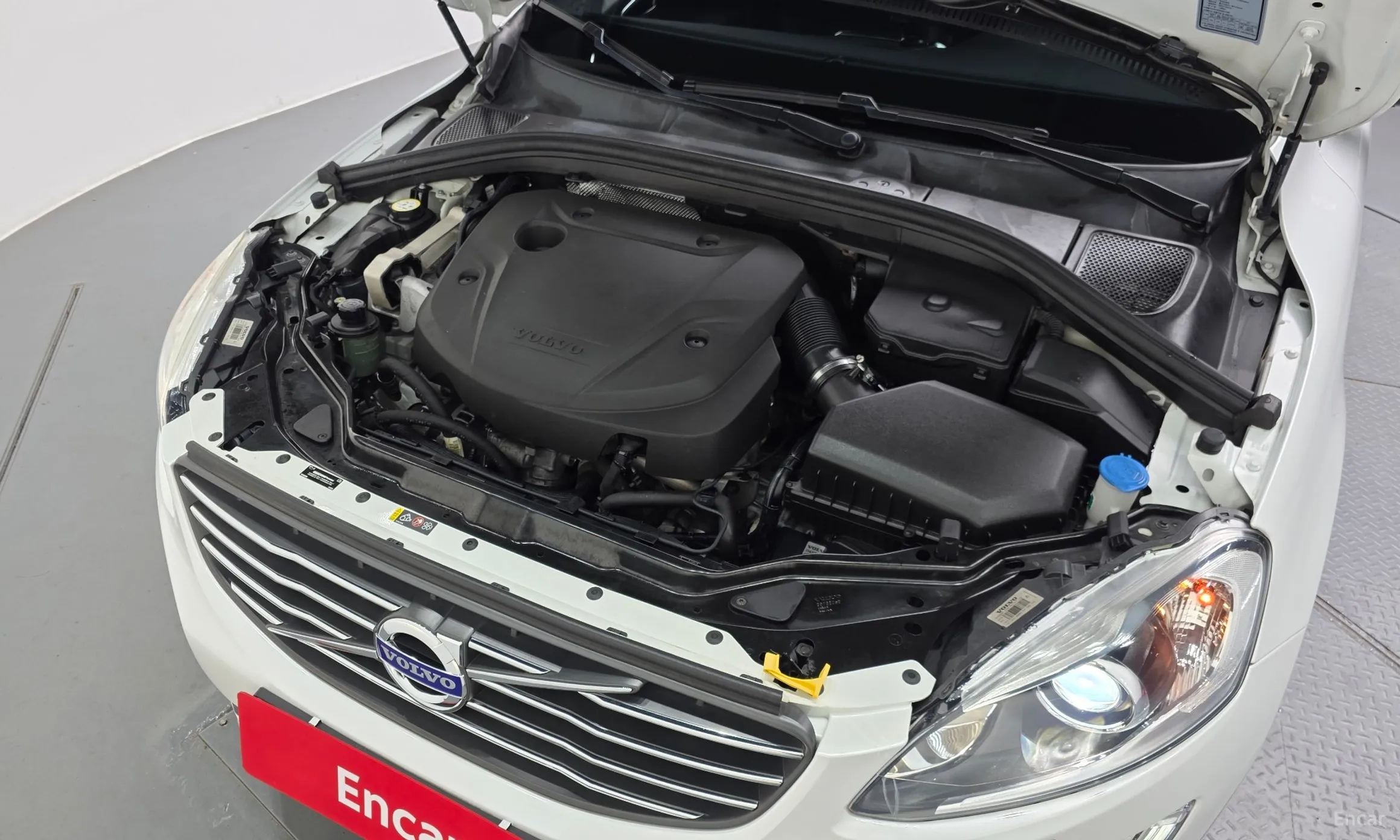 Volvo XC60 превью 6