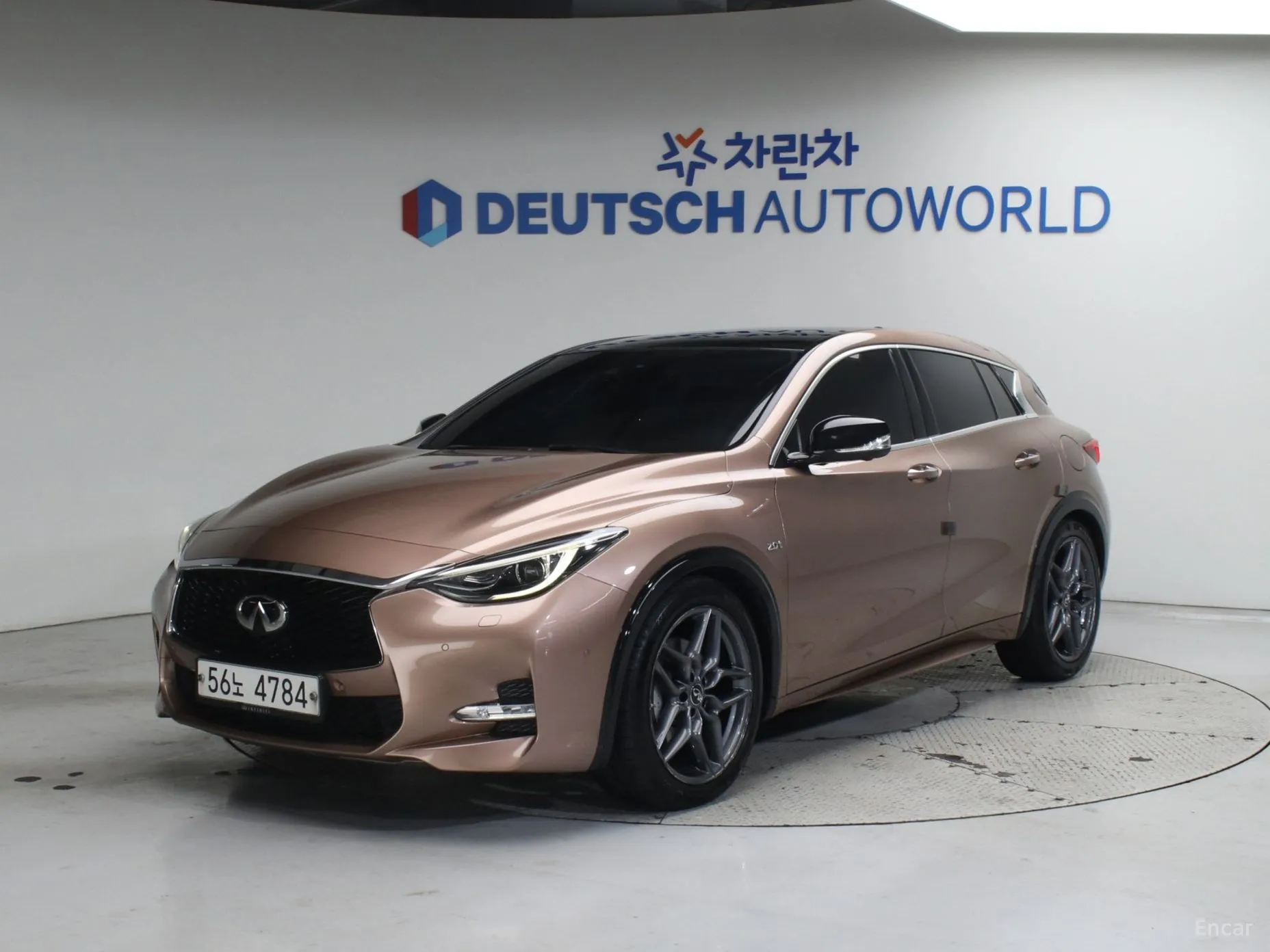 Infiniti Q30