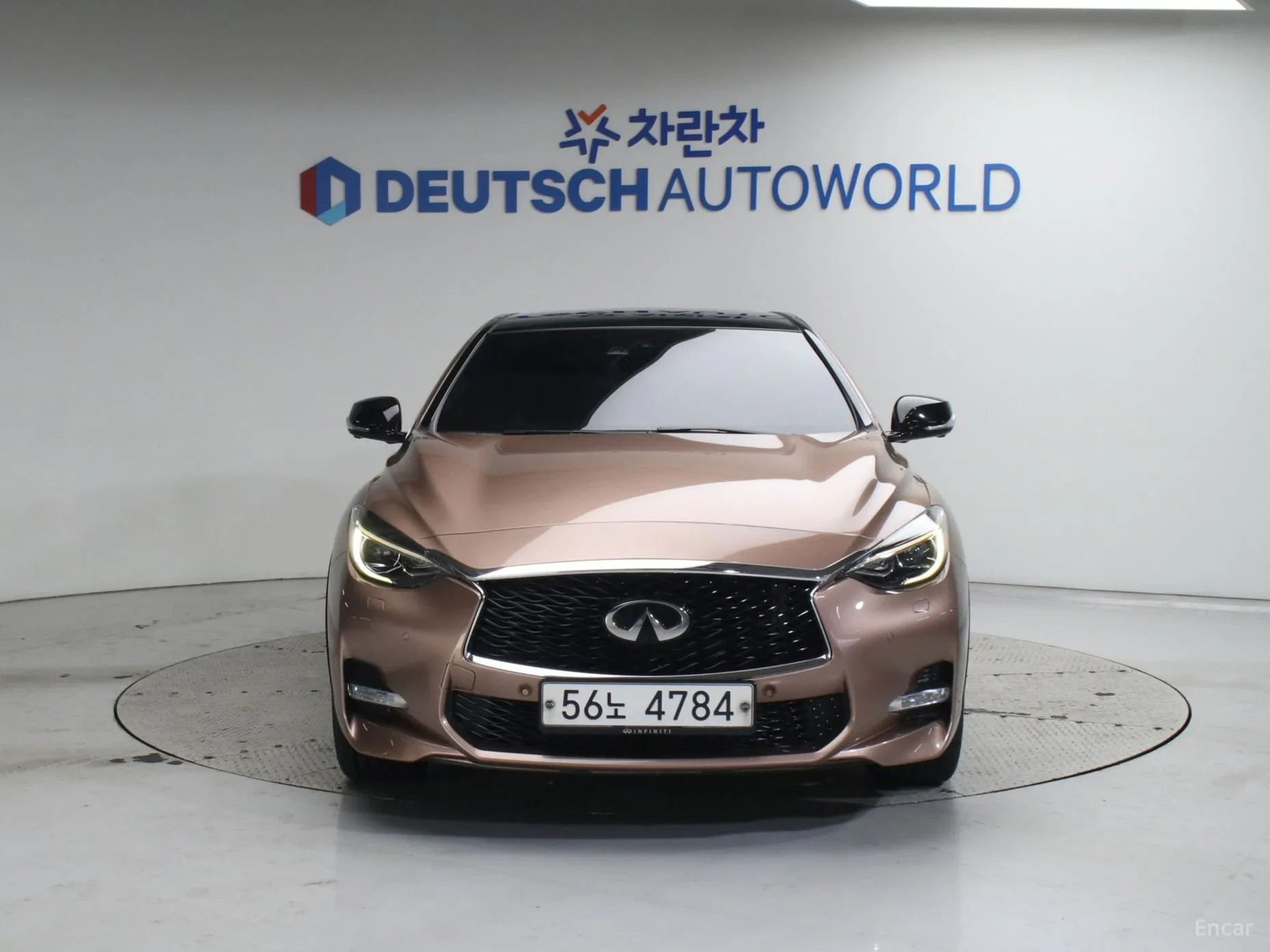 Infiniti Q30 превью 3