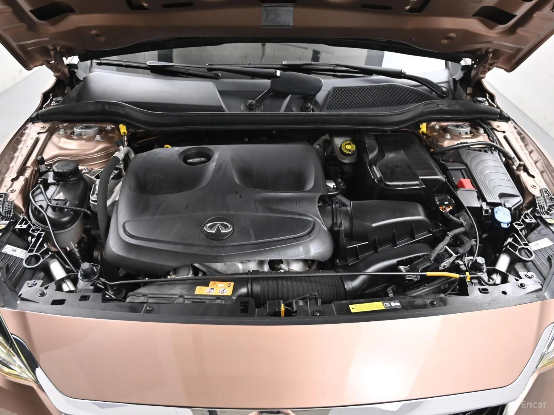 Infiniti Q30 превью 6