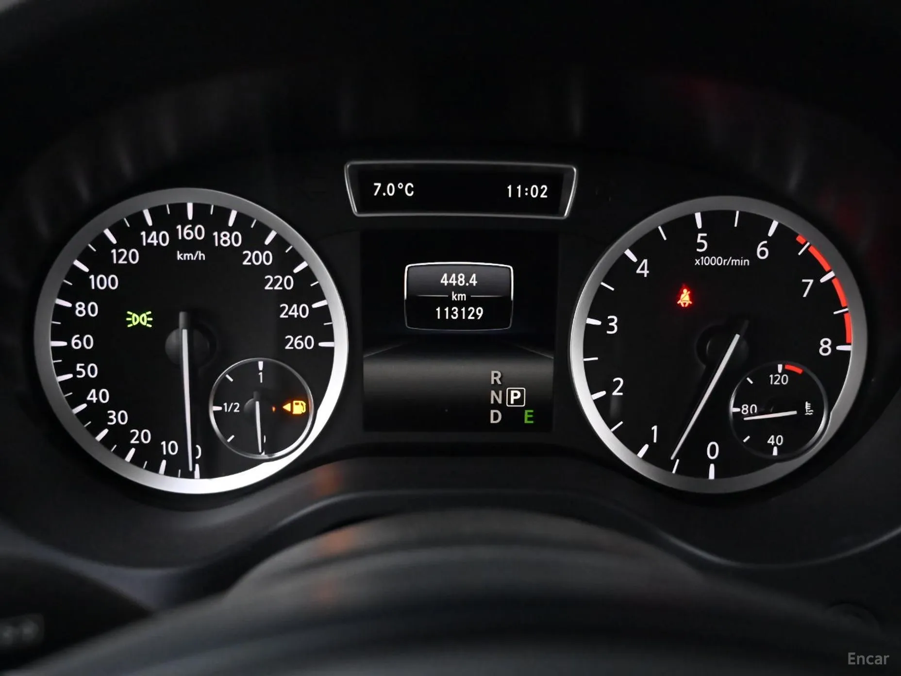 Infiniti Q30 превью 8