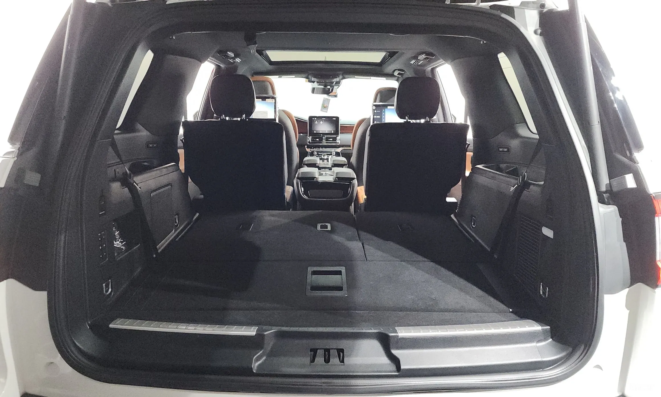 Lincoln Navigator 4th generation превью 19
