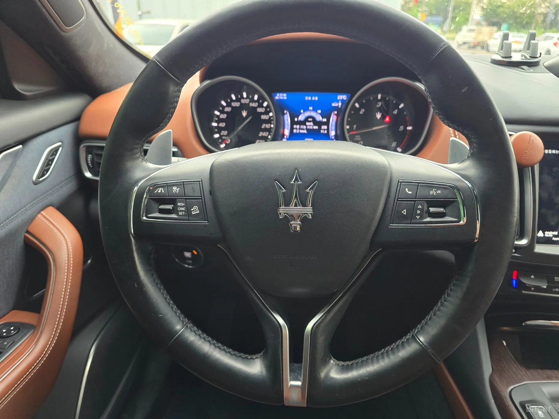 Maserati Levante превью 11