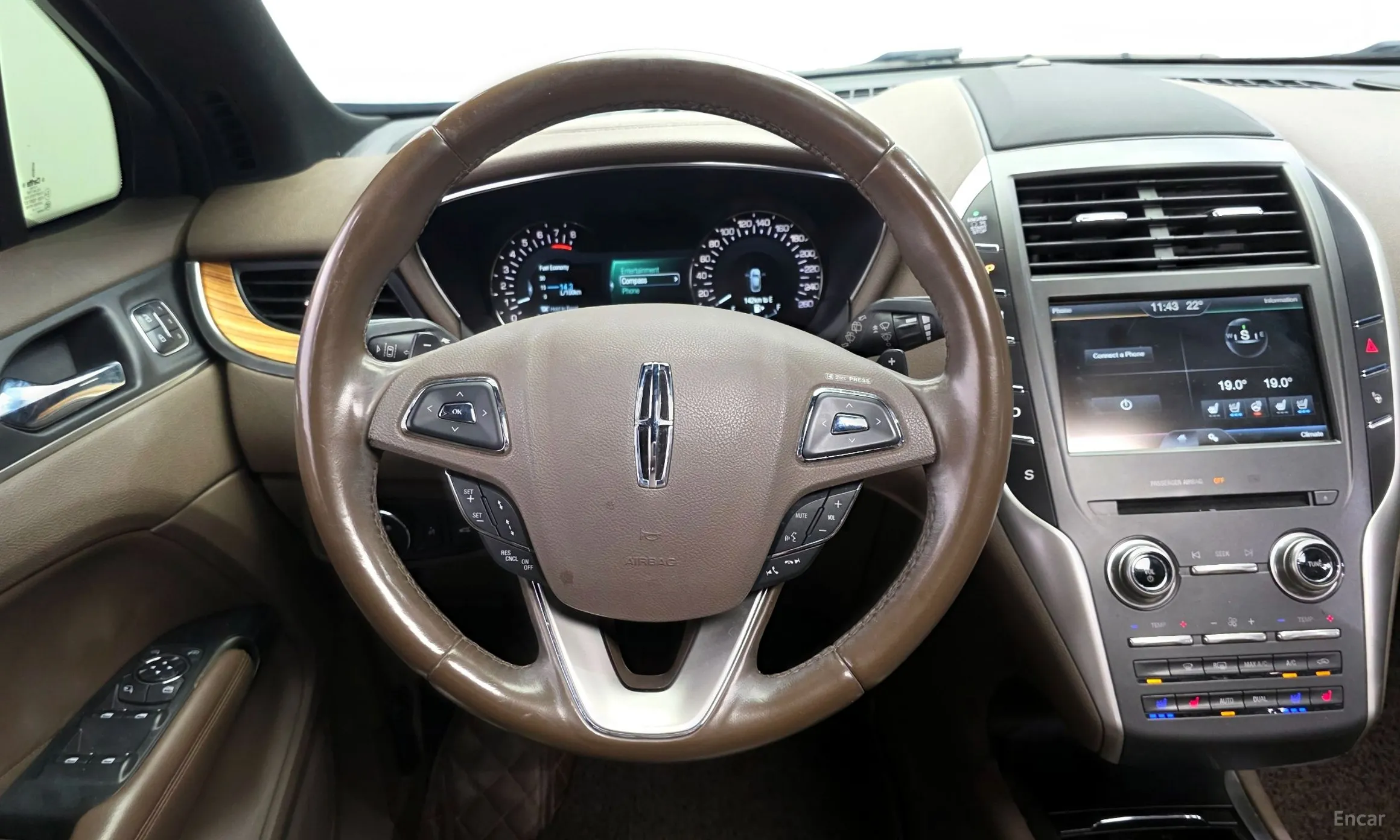 Lincoln MKC превью 13