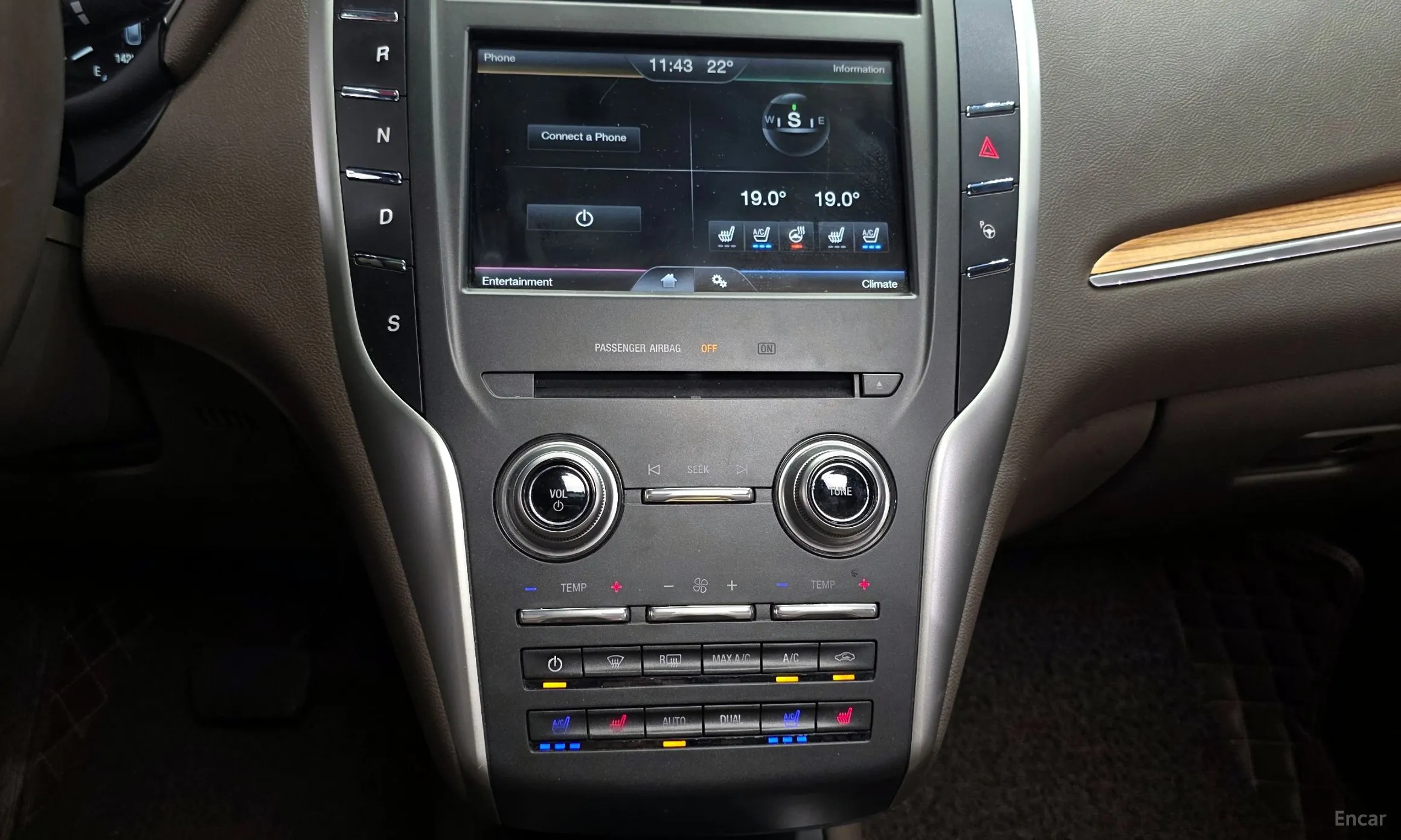 Lincoln MKC превью 14