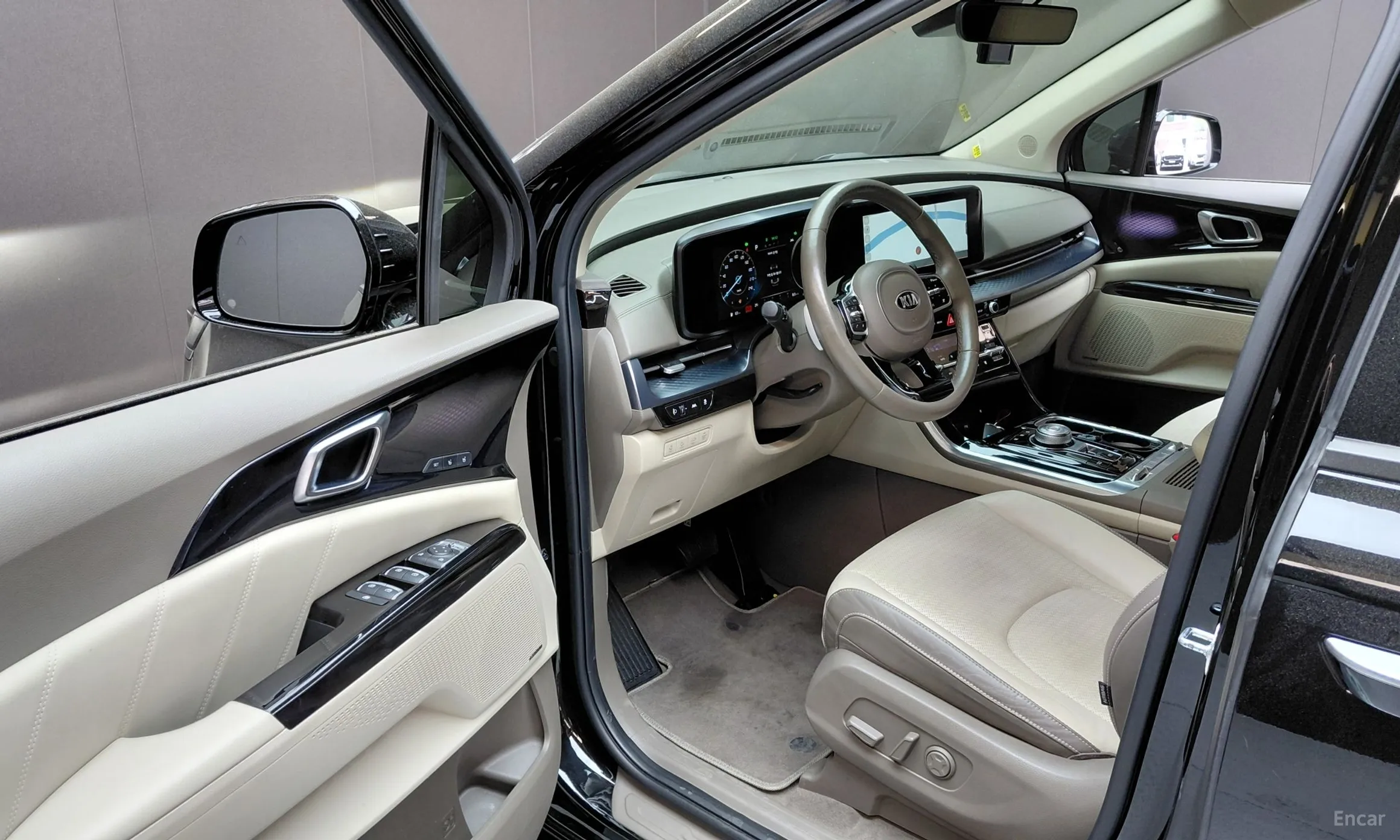 Kia Carnival Gen 4 превью 10