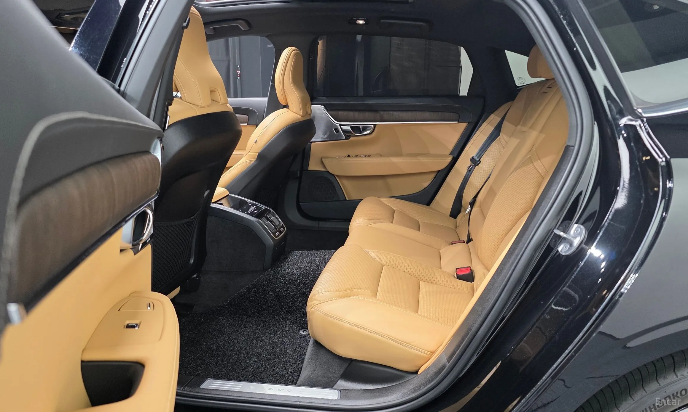 Volvo S90 превью 12