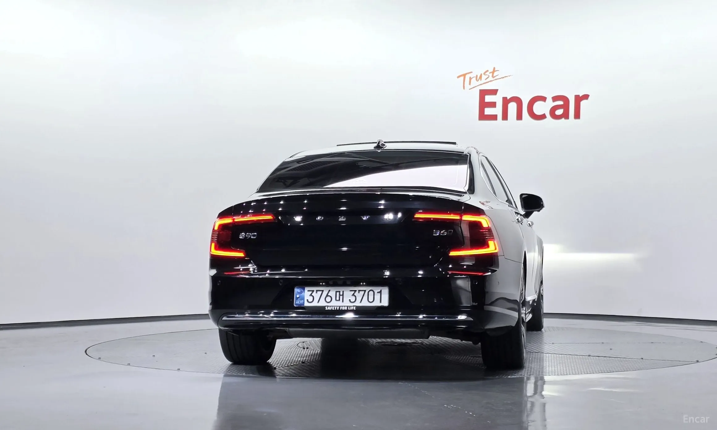 Volvo S90 превью 4