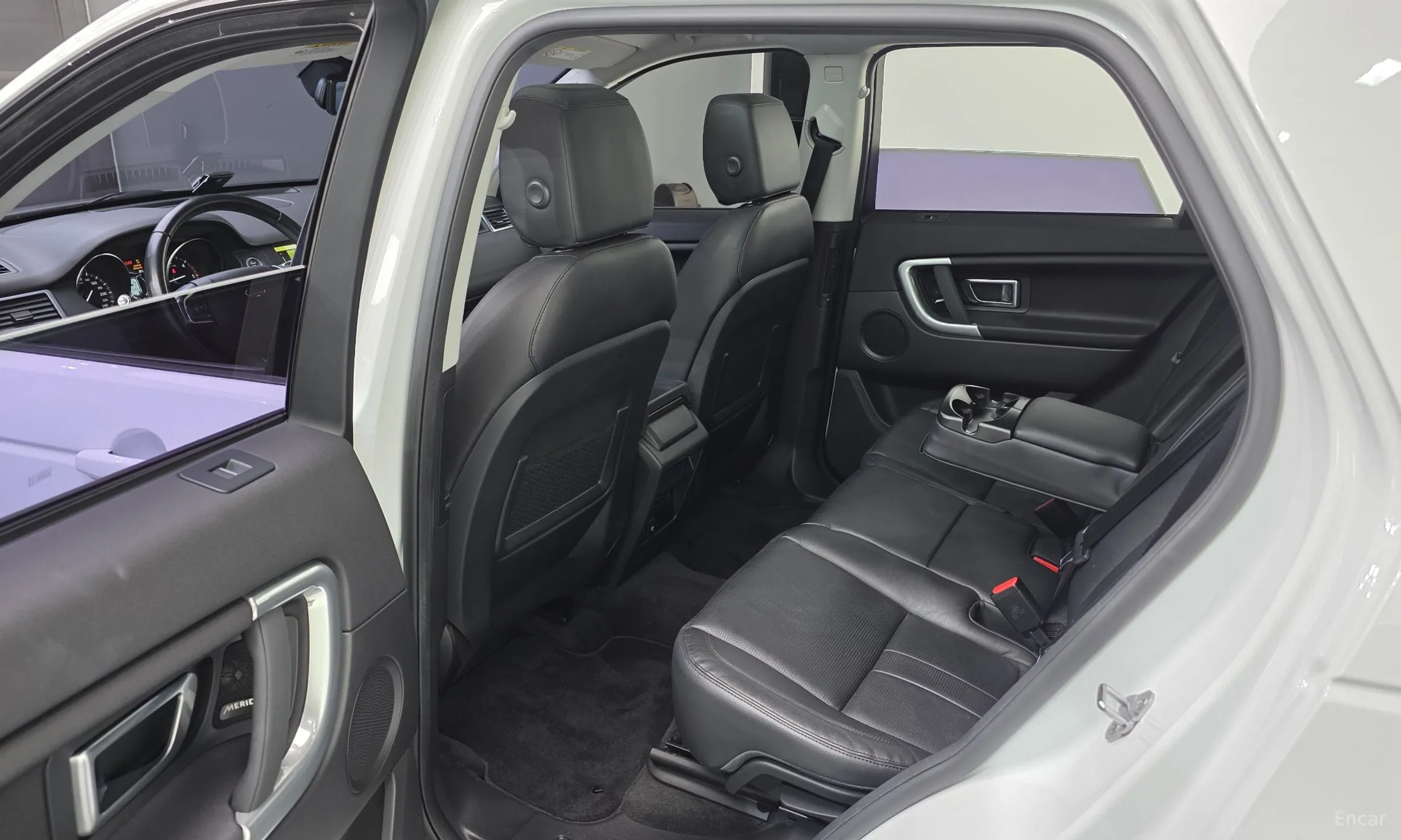 Land Rover Discovery Sports превью 11