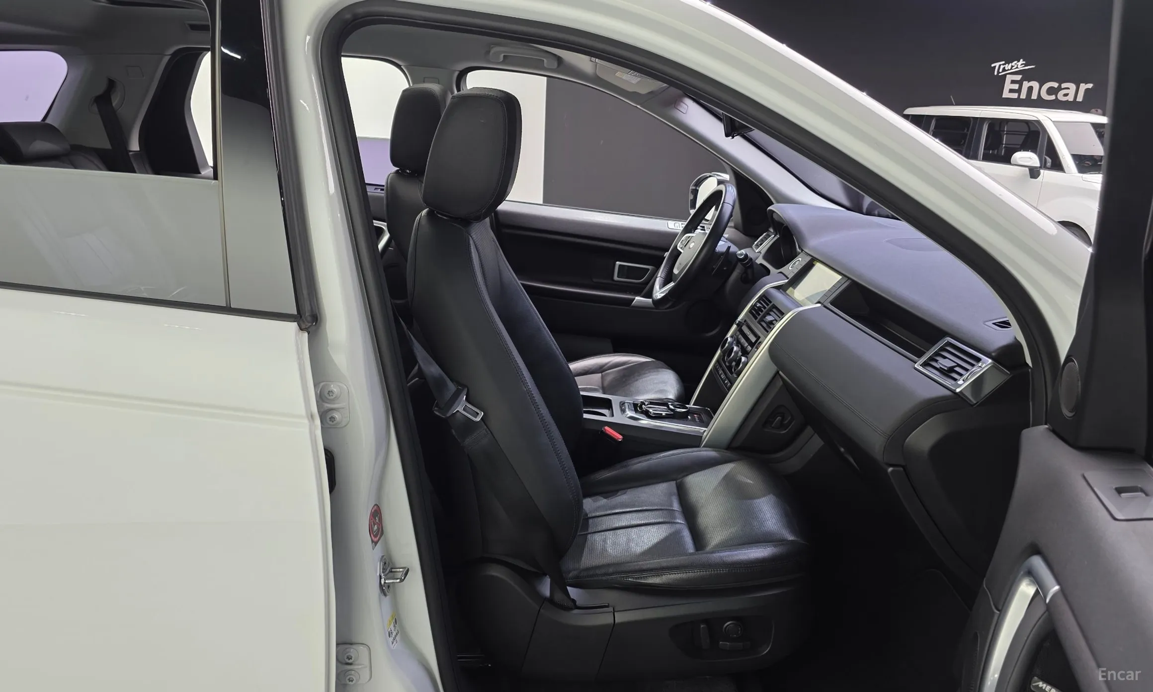 Land Rover Discovery Sports превью 12