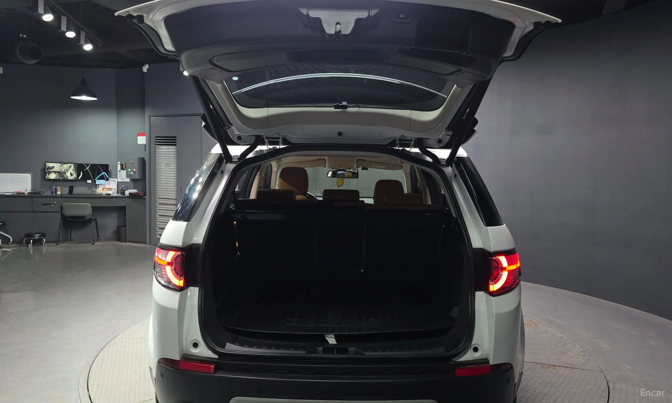 Land Rover Discovery Sports превью 20