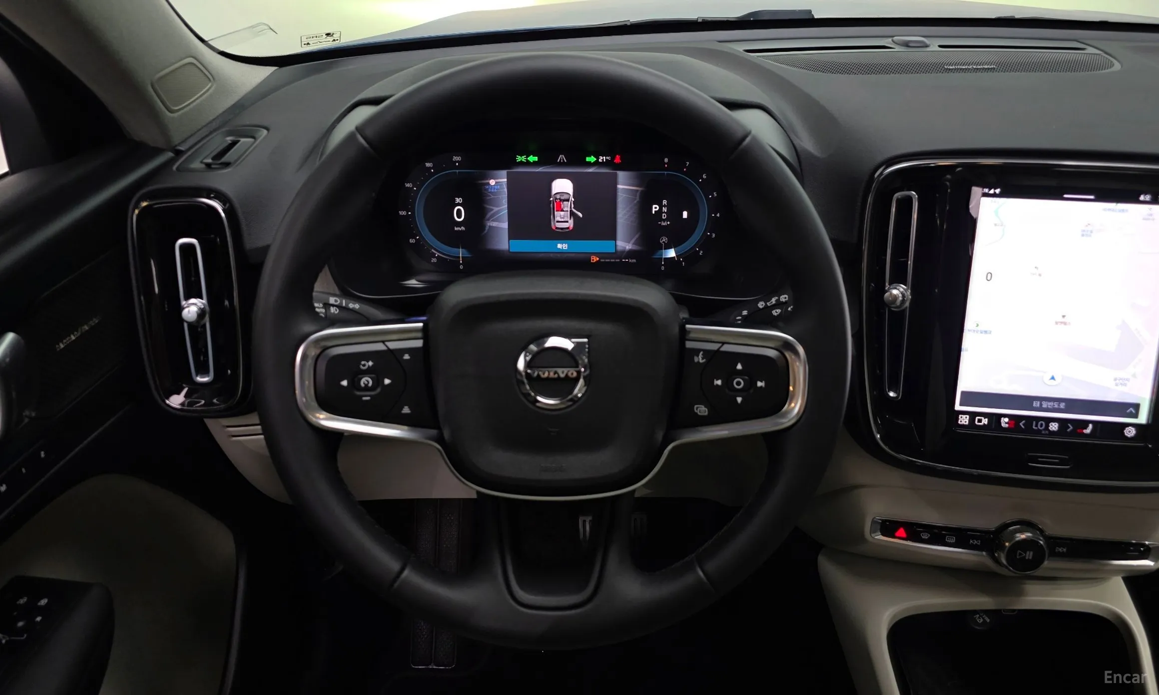 Volvo XC40 превью 15
