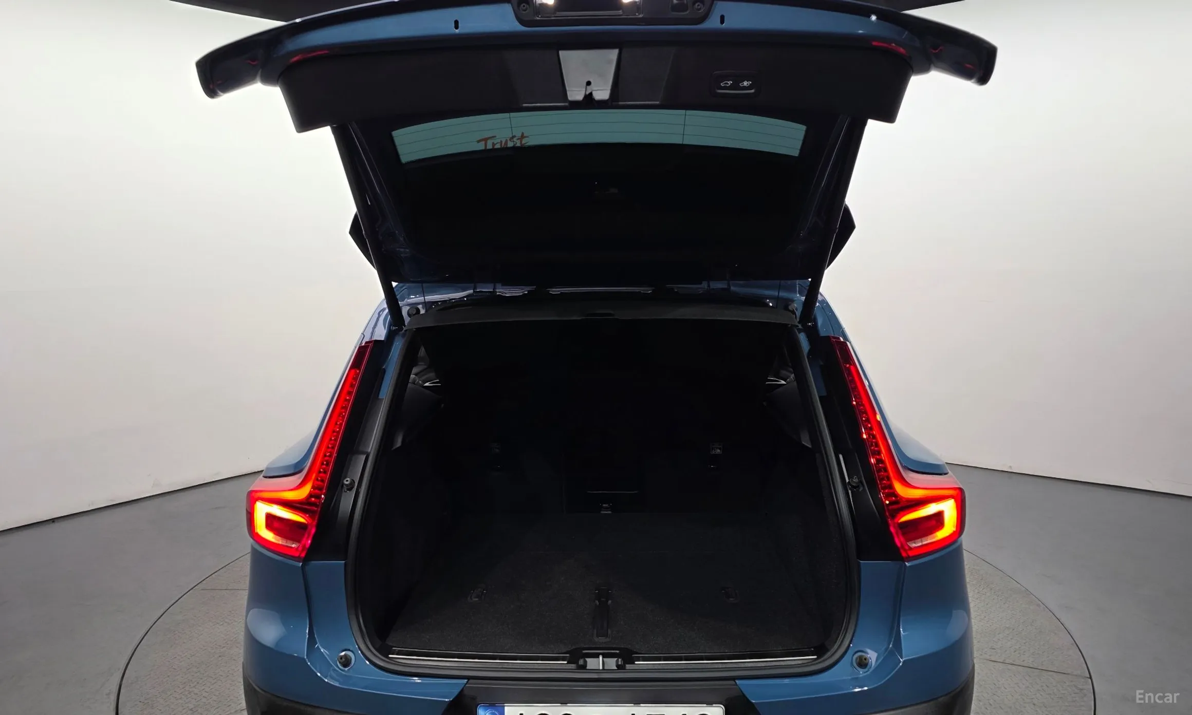 Volvo XC40 превью 18