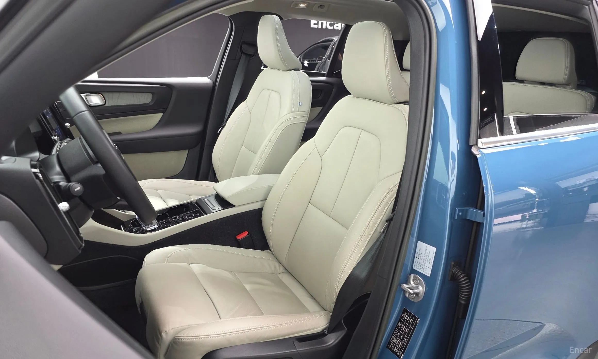 Volvo XC40 превью 19