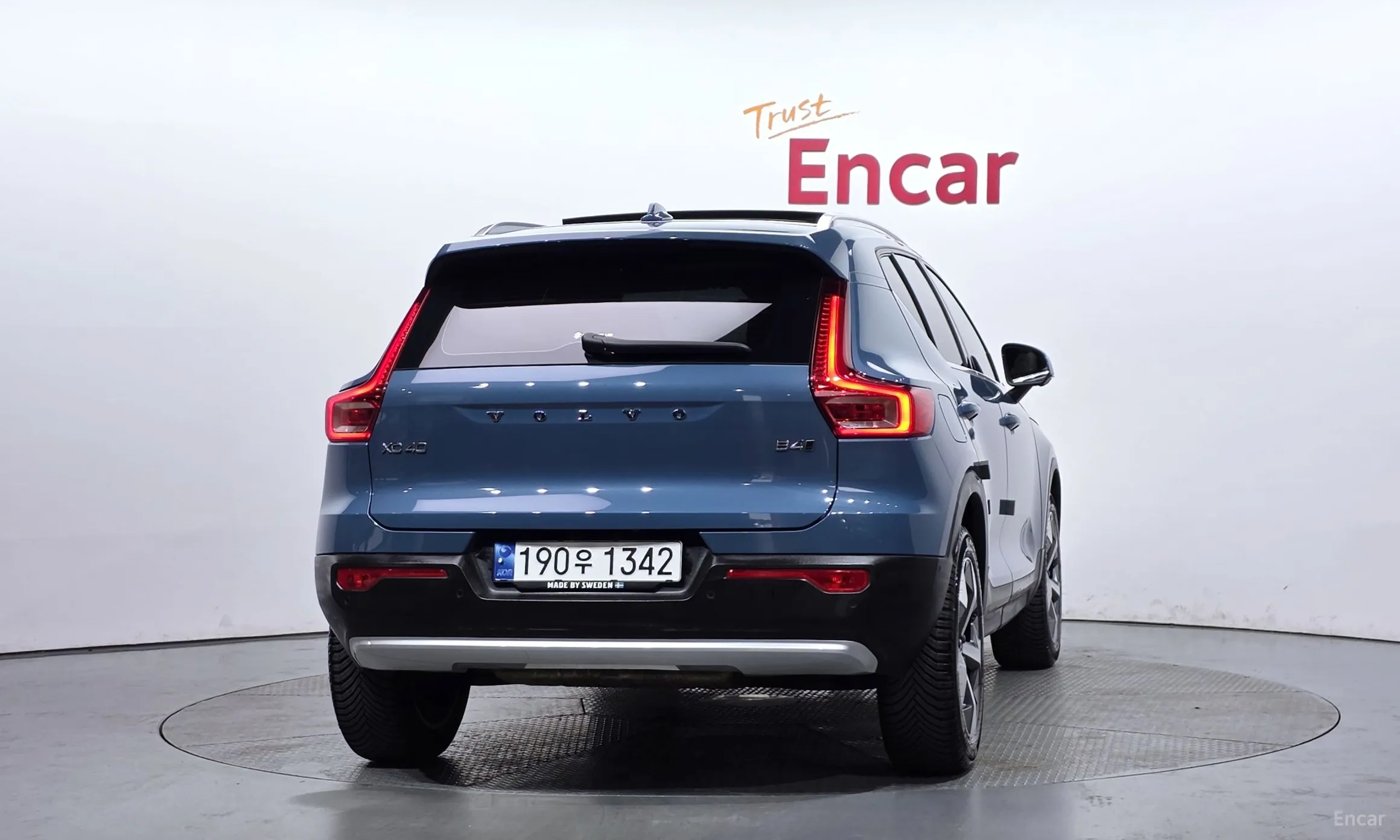 Volvo XC40 превью 4