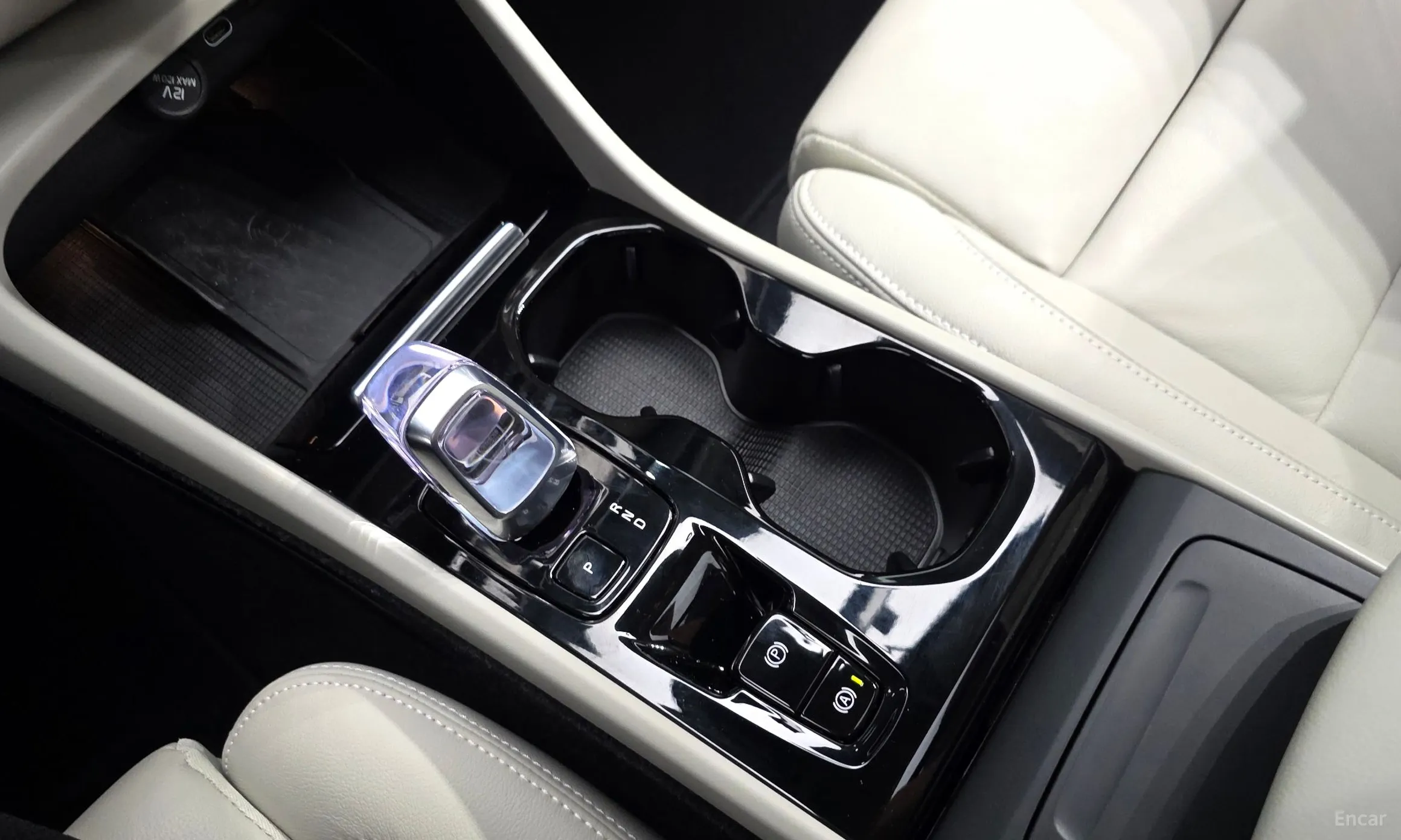 Volvo XC40 превью 9