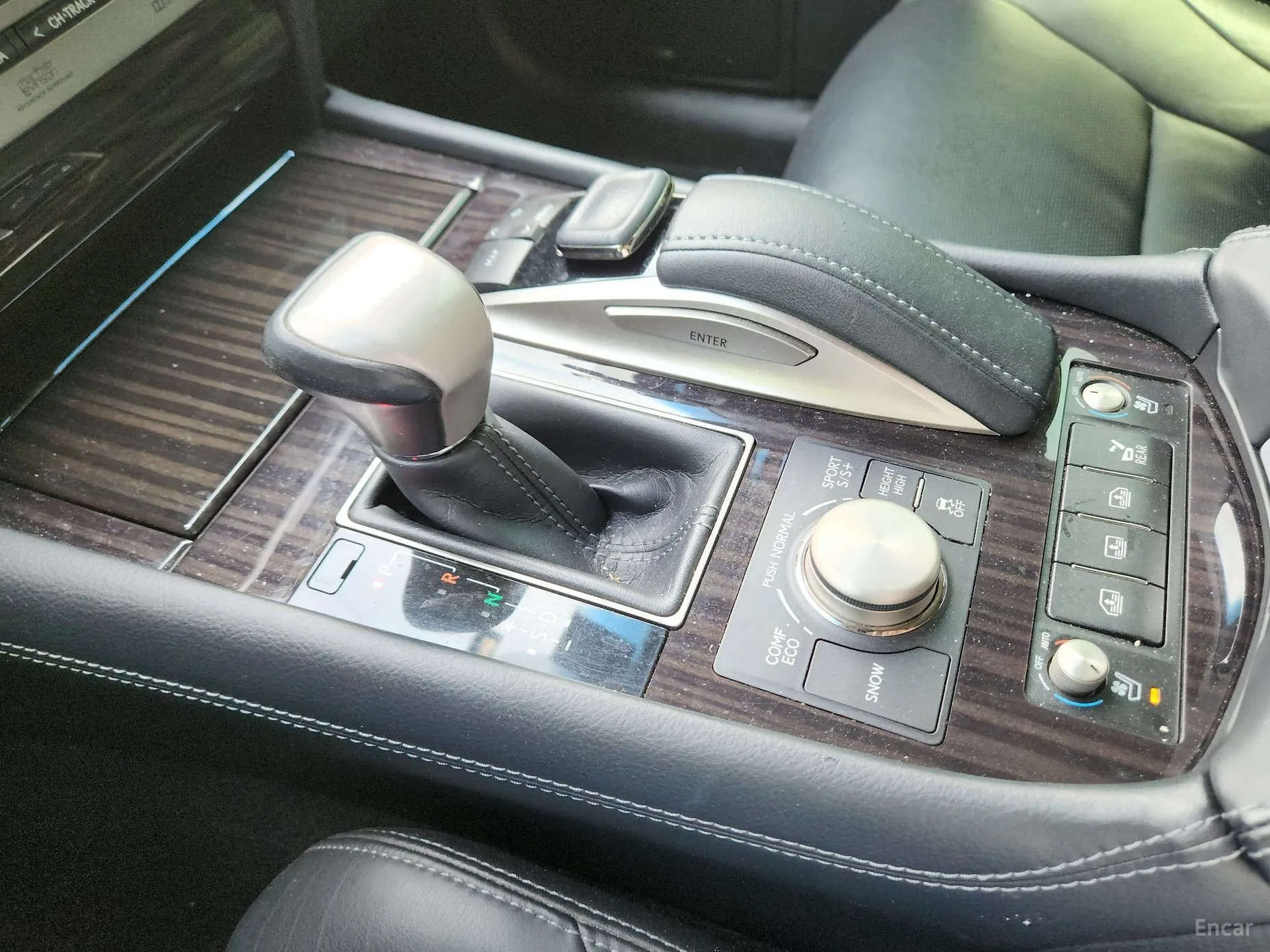 Lexus LS460 превью 16