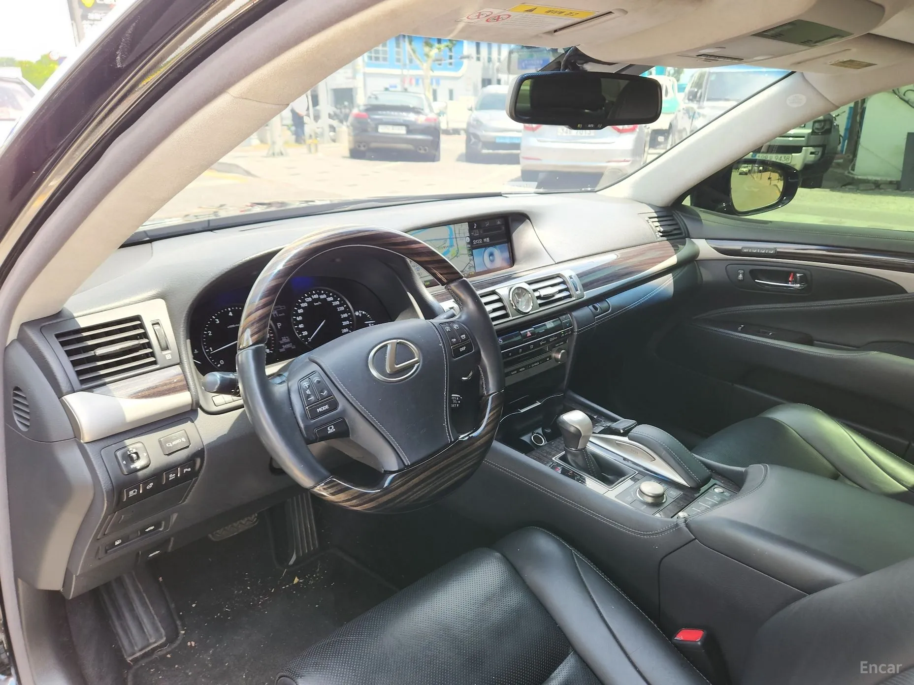 Lexus LS460 превью 7