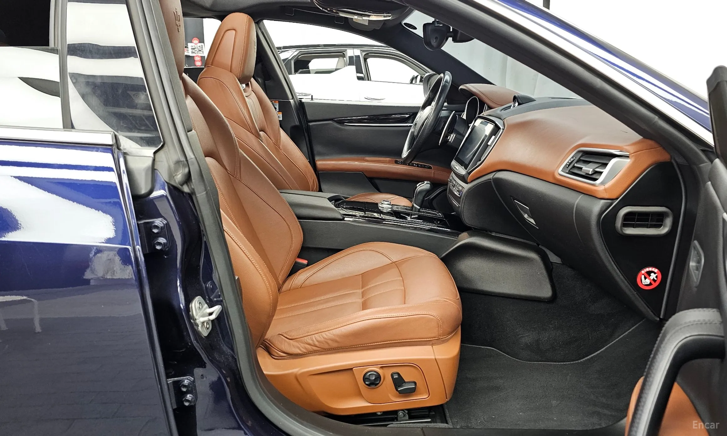Maserati Ghibli превью 11