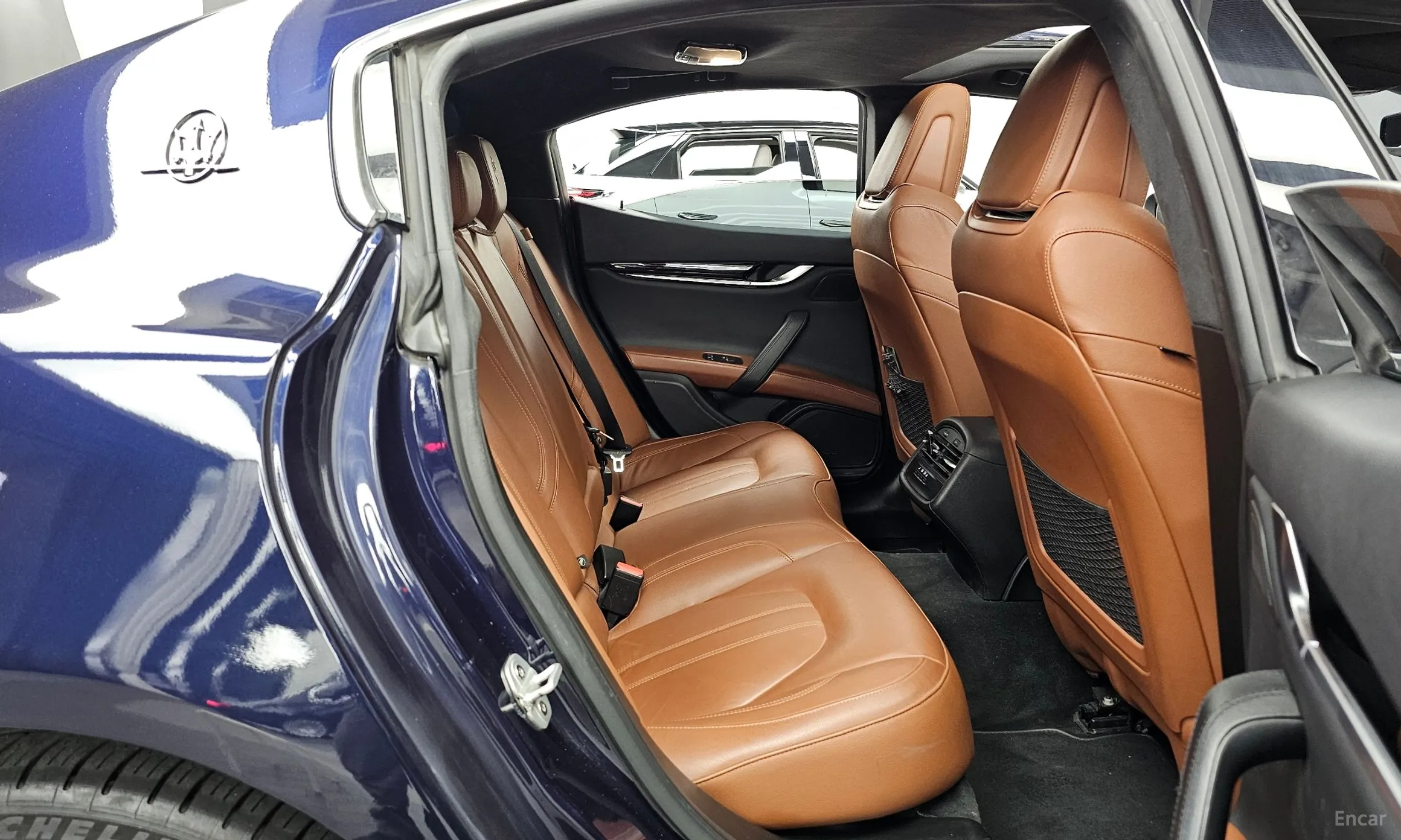 Maserati Ghibli превью 12